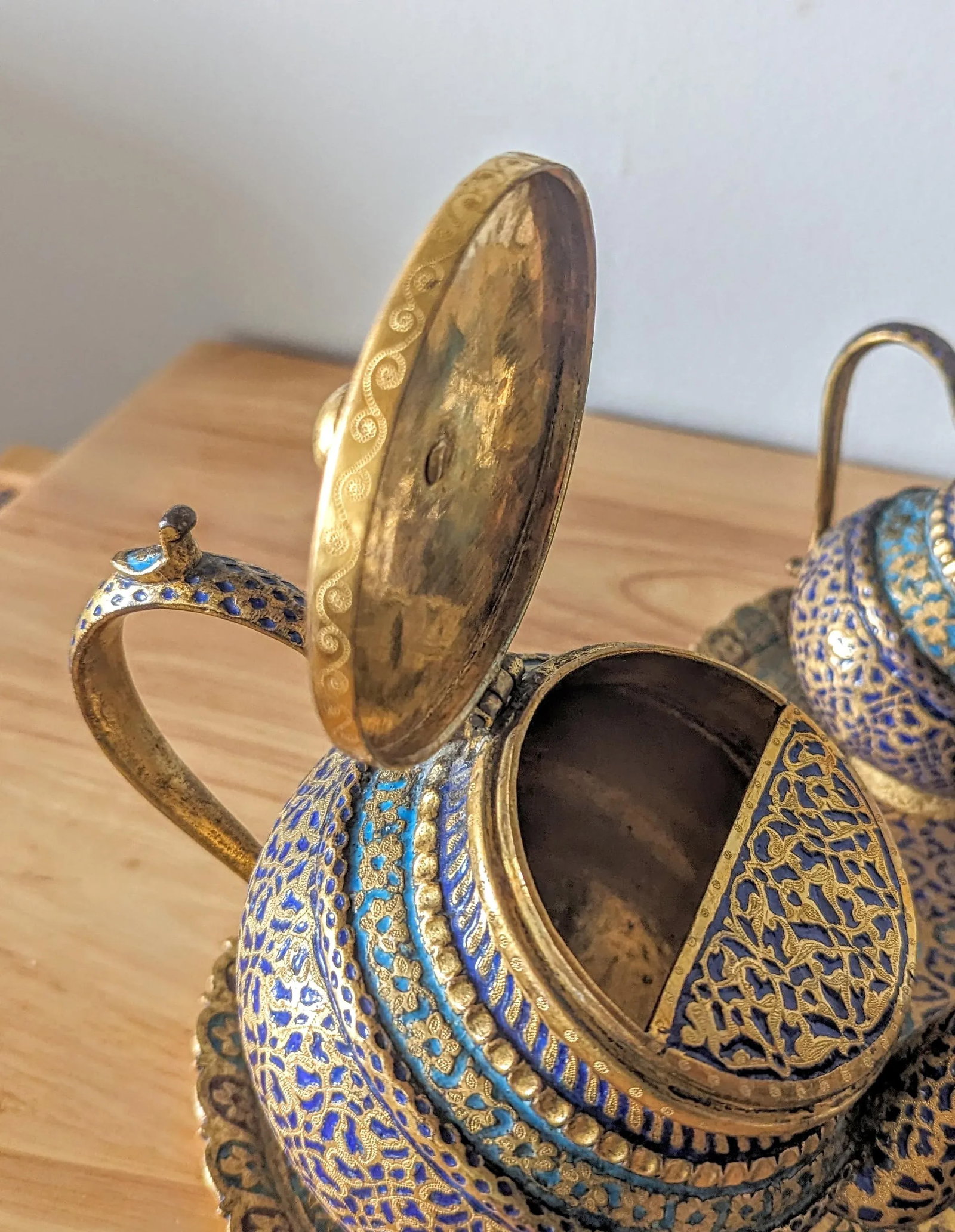 Mid 19th Century Kashmiri Tilted and Lacquered 5 Piece Coffee/Tea Service - 4