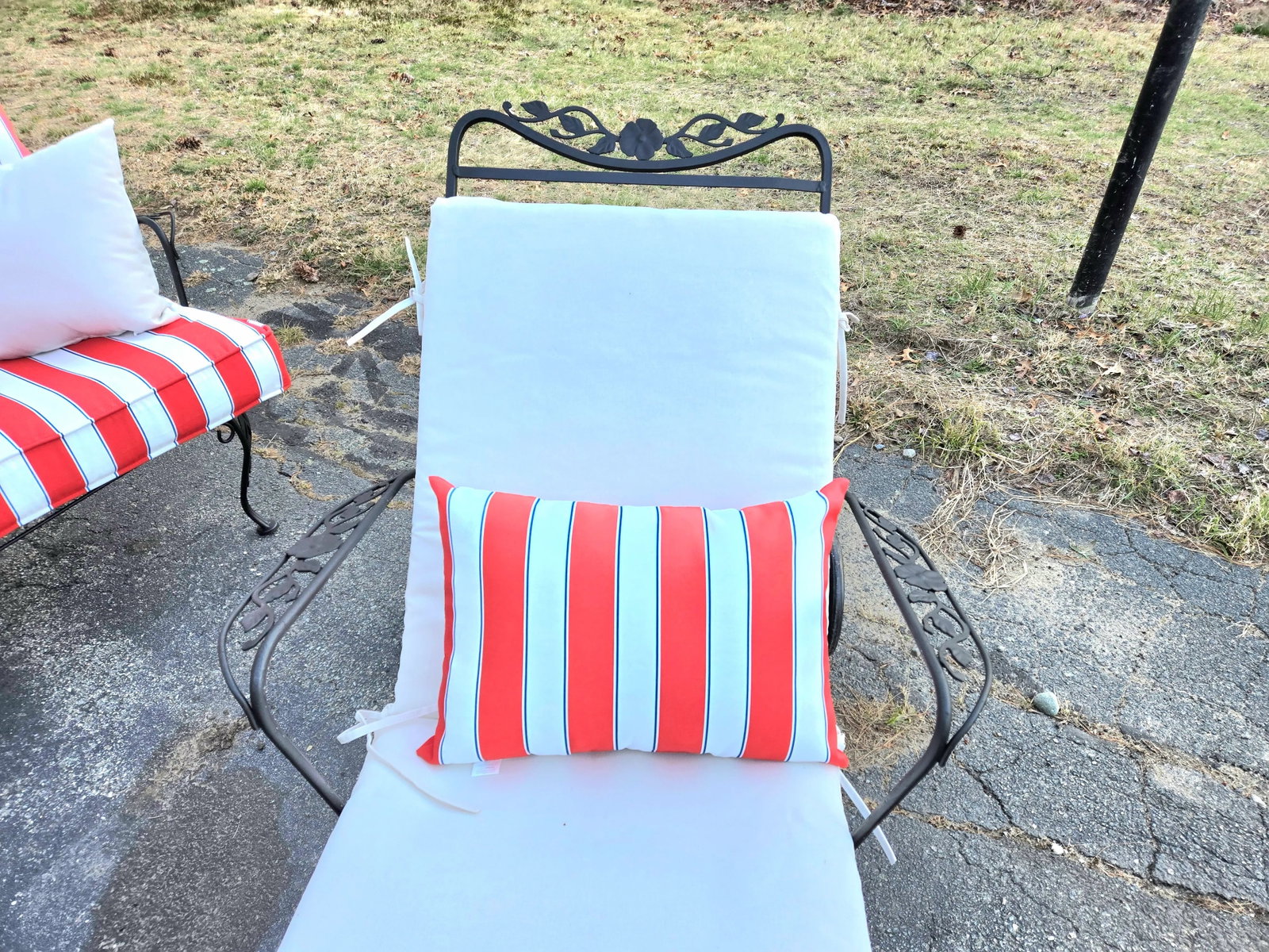Vintage Wrought Iron Outdoor Patio Sofa & Chaise - 7