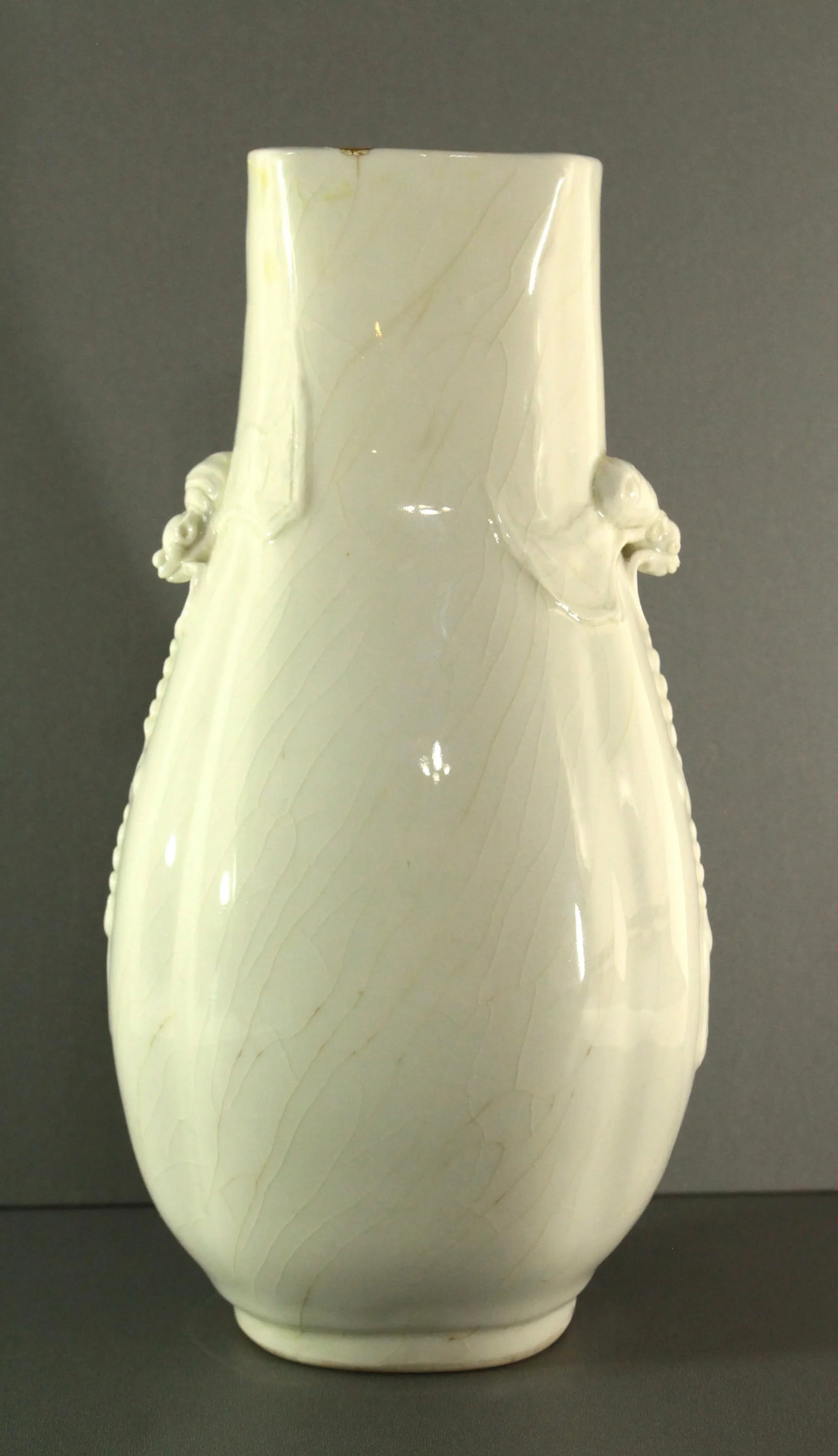 Kangxi (1662 - 1722) Blanc De Chine Dehua Chinese Porcelain Vase With Bats & Charms - 6