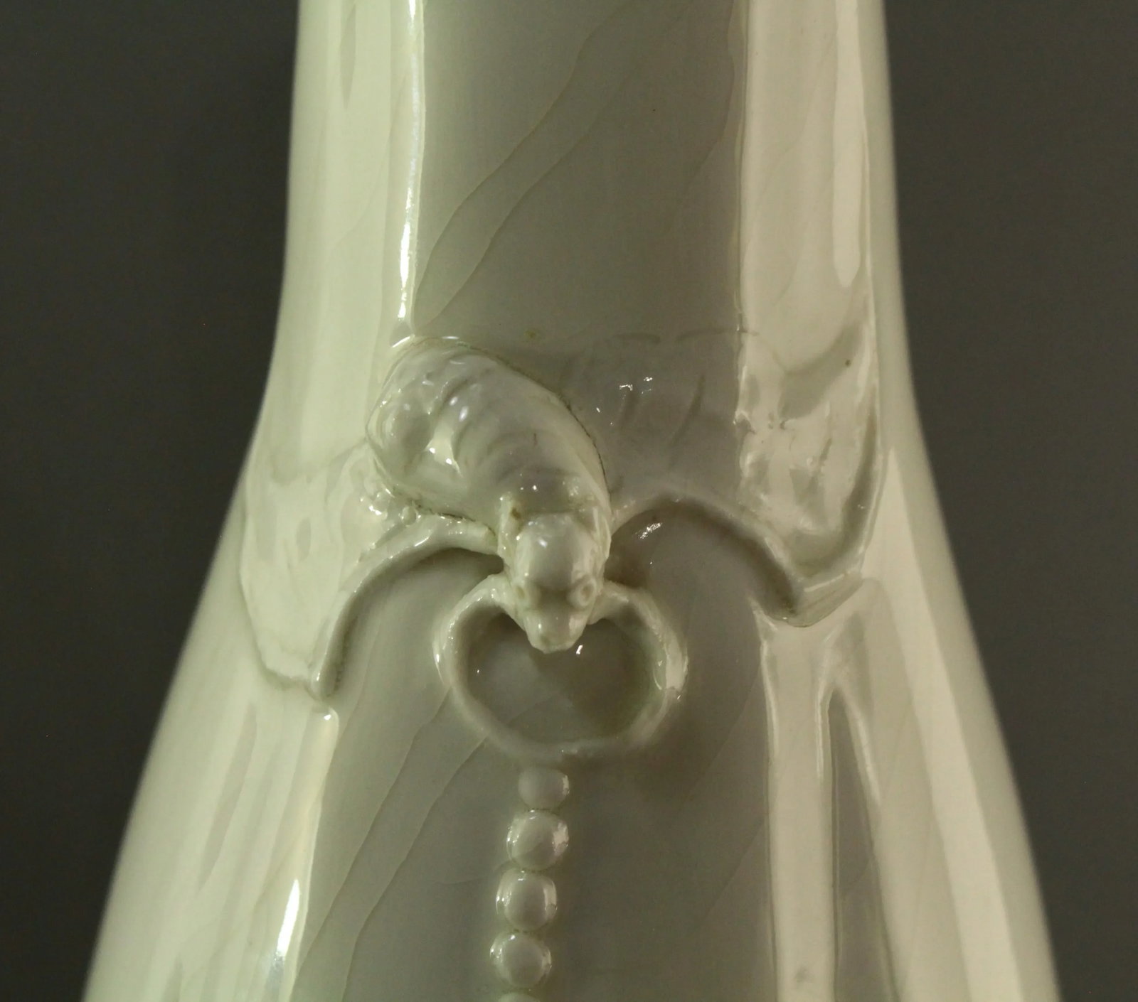 Kangxi (1662 - 1722) Blanc De Chine Dehua Chinese Porcelain Vase With Bats & Charms - 9