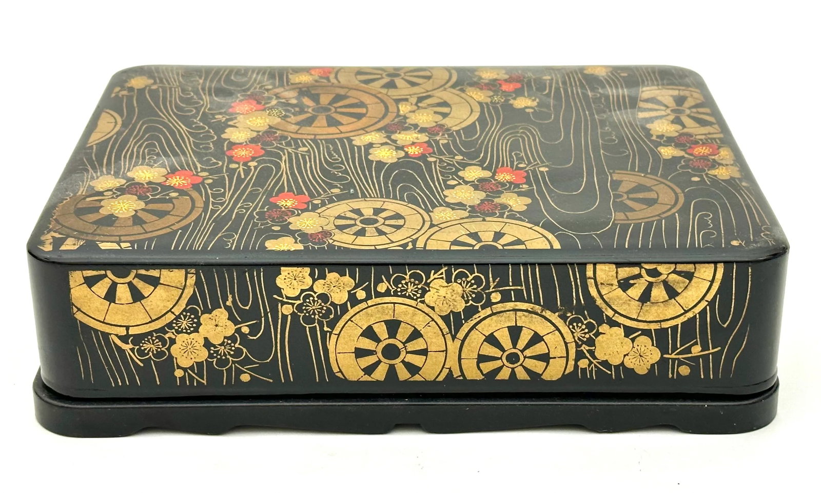 Early 20th Century Large Japanese Aesthetic Movement Black Lacquer Box - 8