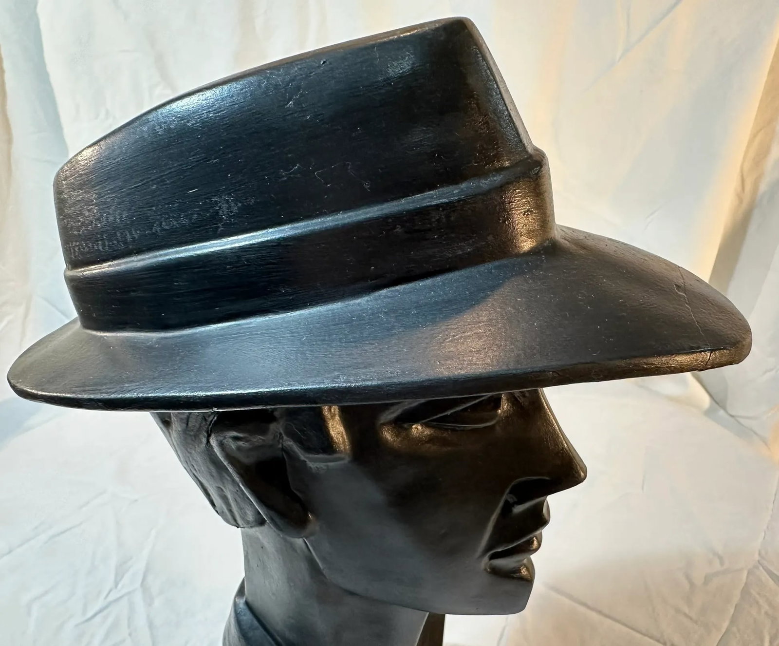 Pair 1980s Neo Deco Black Ceramic Man and Woman by David Fisher for Austin Productions - 7