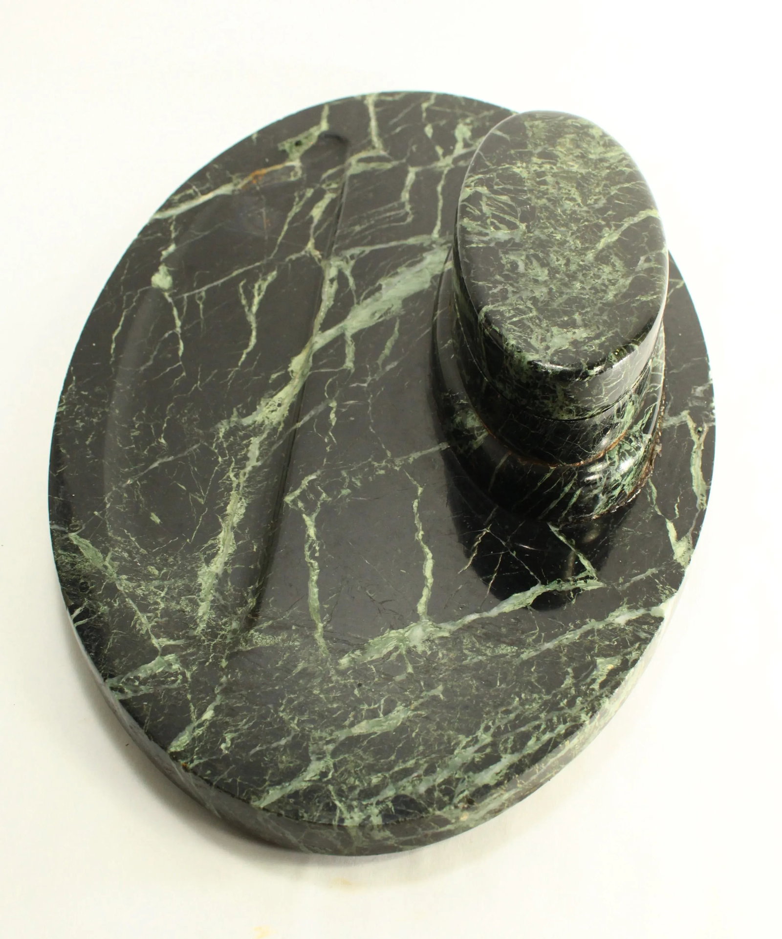 1900's Art Deco Oval Desk Inkwell Black Marble with Green Strikes - 5