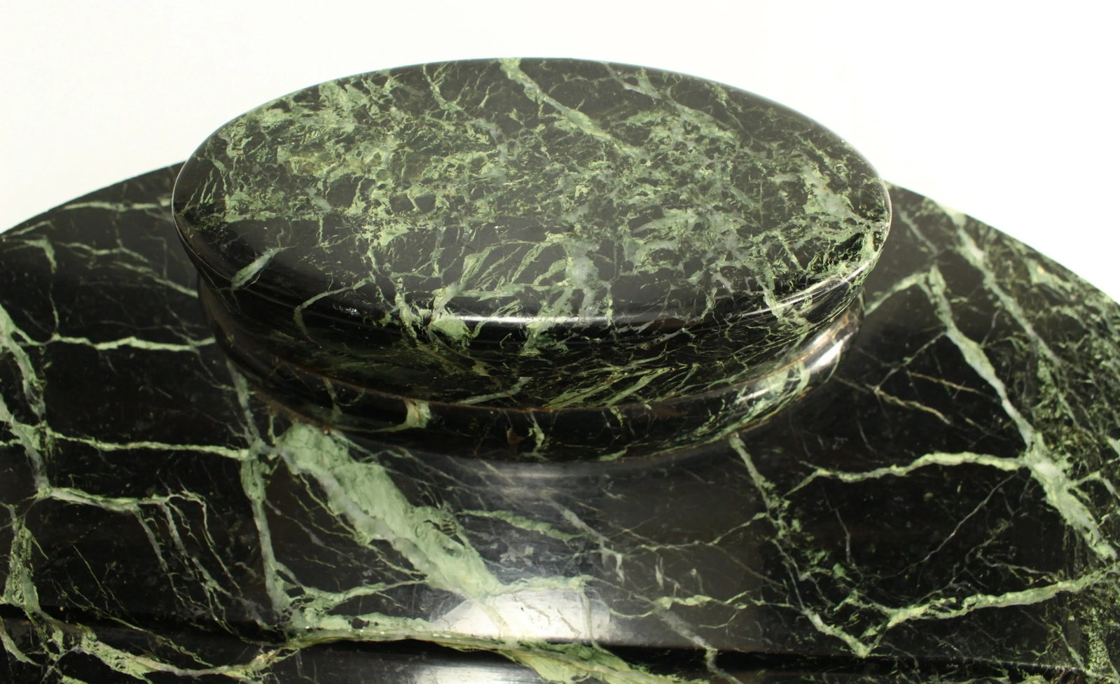 1900's Art Deco Oval Desk Inkwell Black Marble with Green Strikes - 6