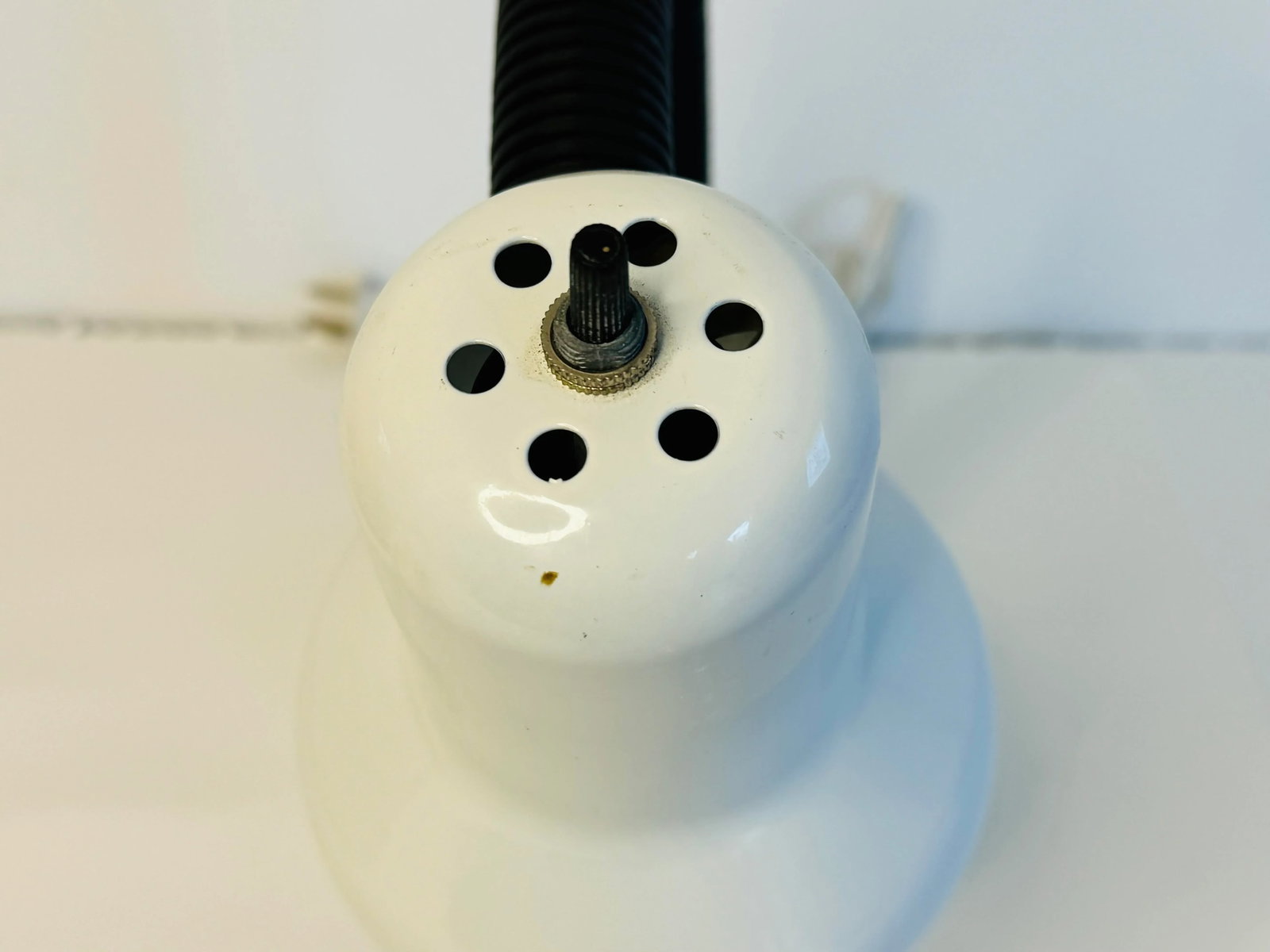 Vintage 1970s White Metal Adjustable Desk Lamp - 3
