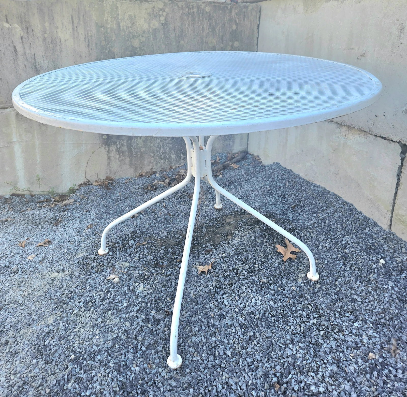 Vintage Woodard Sculptura Style Outdoor Patio Seating, Attributed - 9