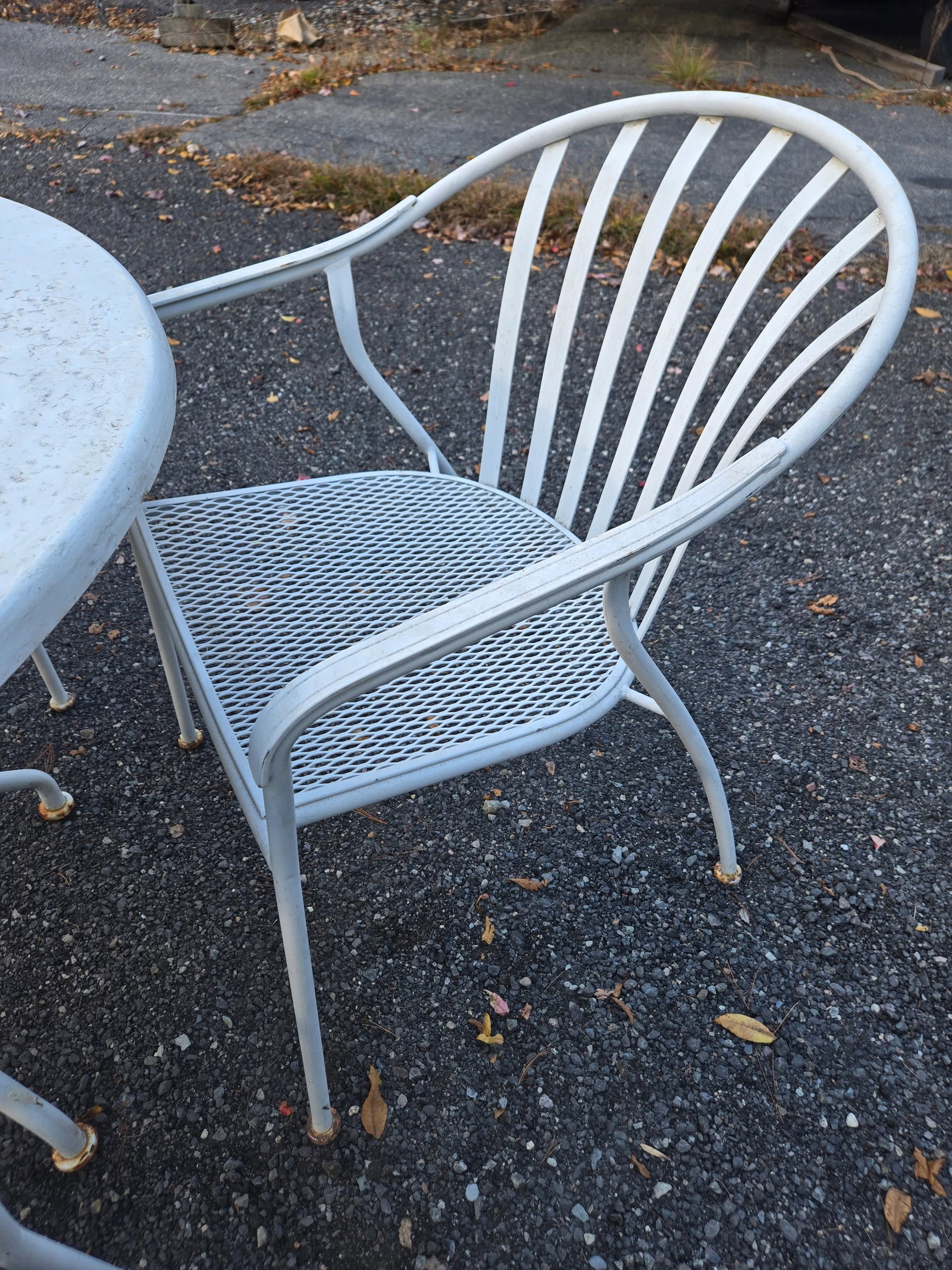 Vintage Woodard Wrought Iron Table and Chairs - 4