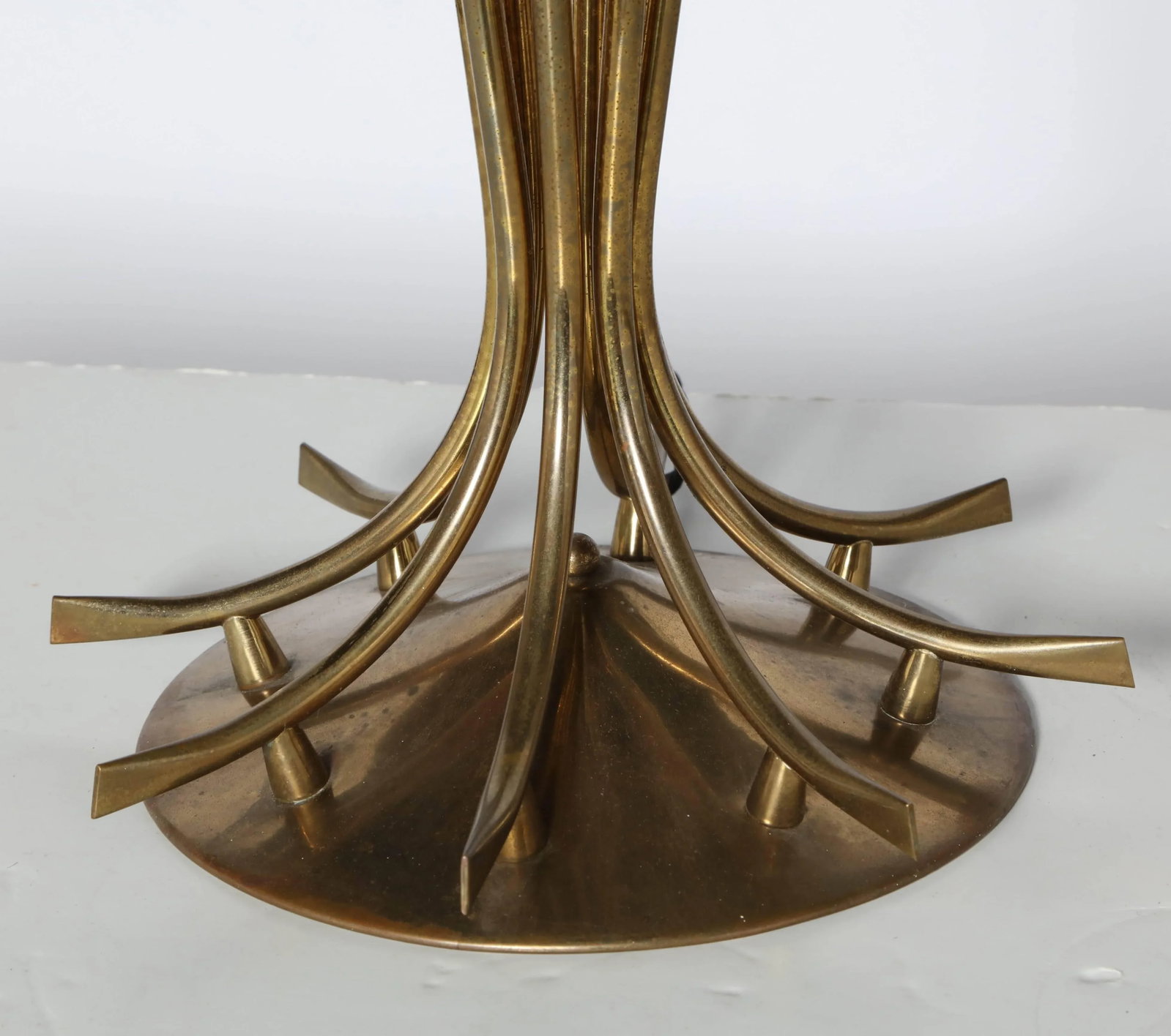 1950s Tall Millepatte Style Brass Table Lamp - 4