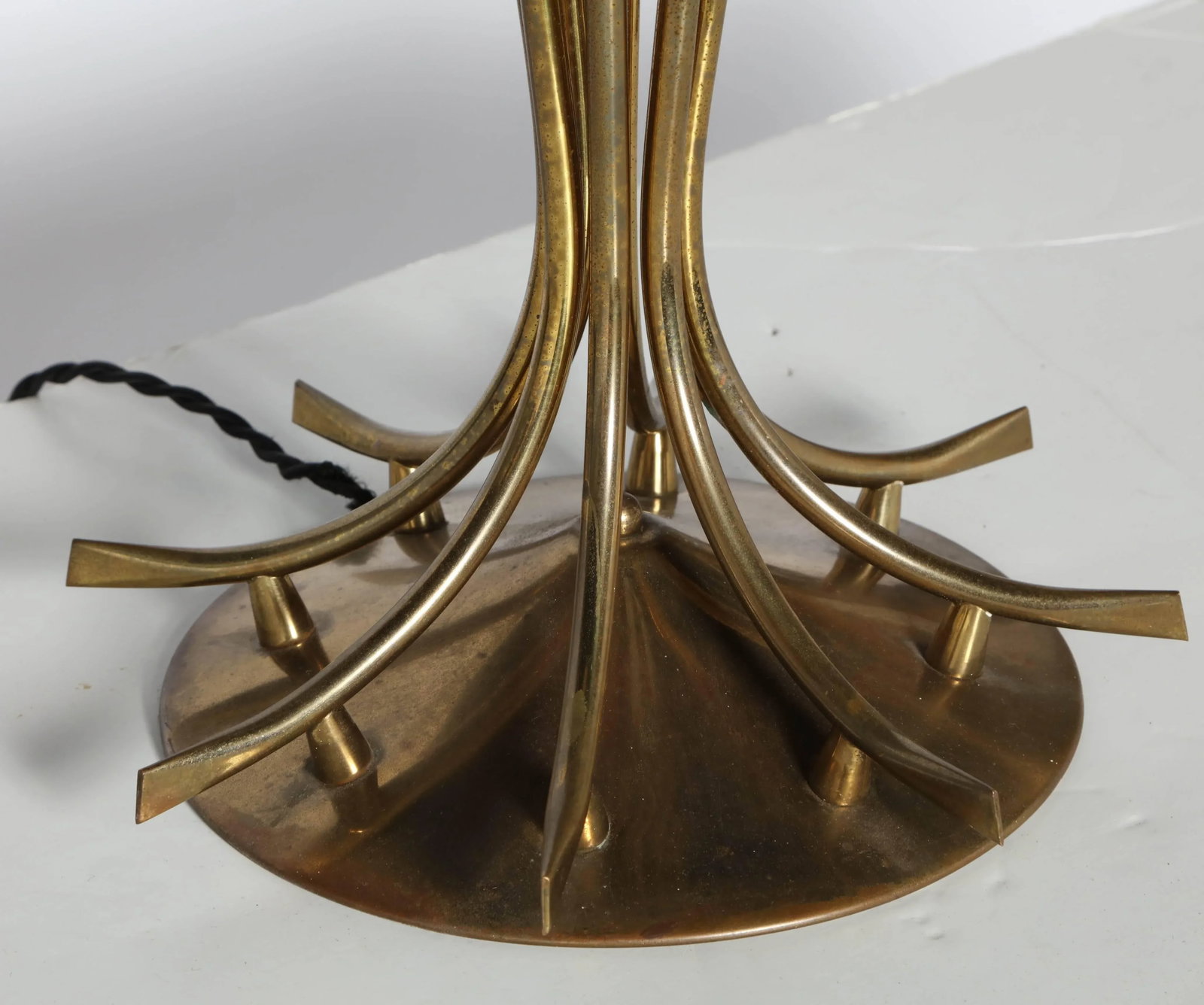 1950s Tall Millepatte Style Brass Table Lamp - 6