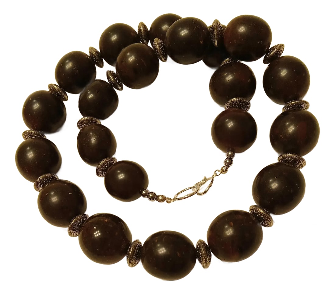Antique Baltic Amber Necklace: Extremely Rare Heirloom Quality Antique Baltic Amber Necklace This extraordinary necklace, dating back to the period of 1890 to 1900, is a true heirloom piece. Originating from the northwestern city