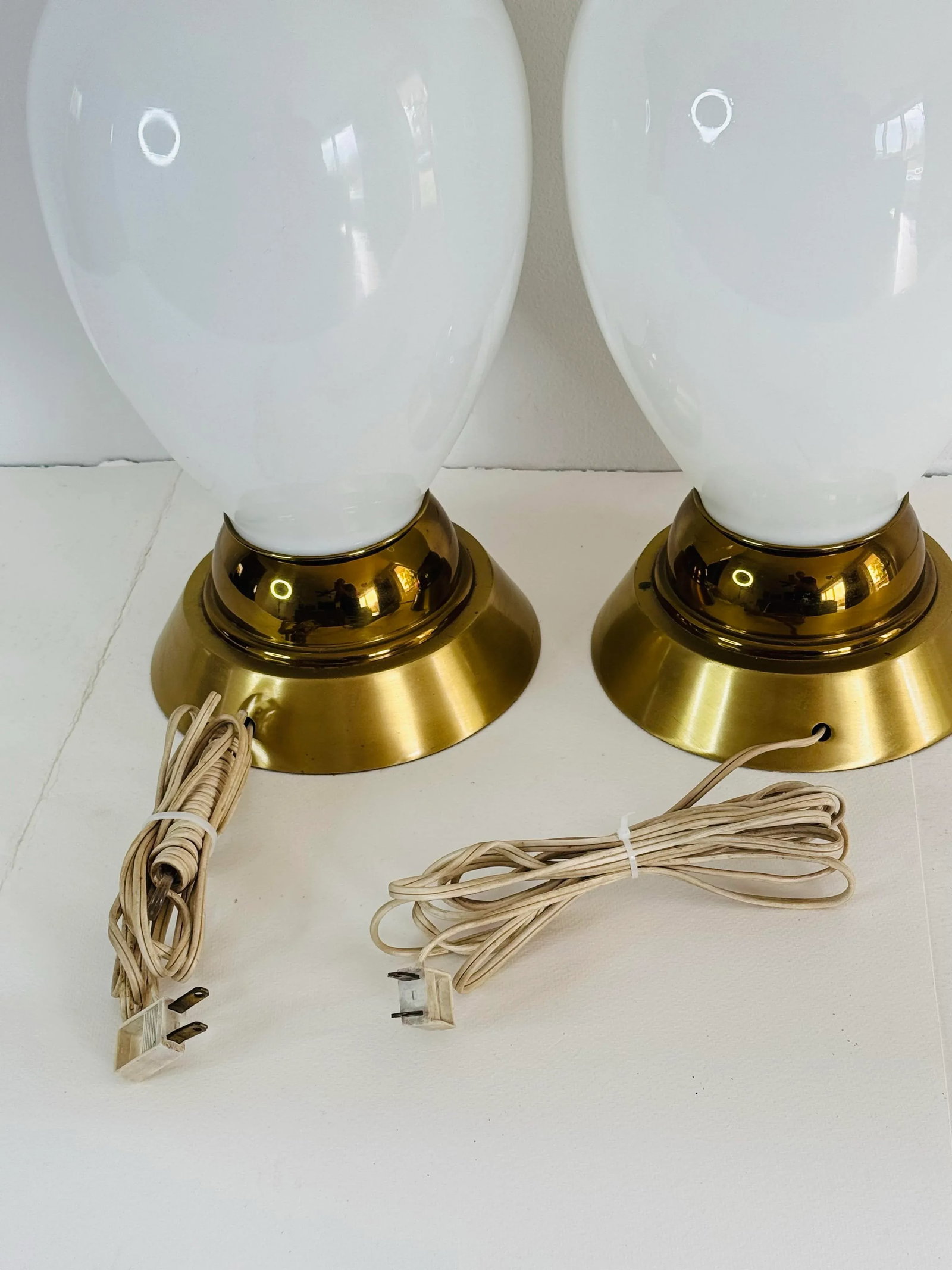 Vintage 1950s Tall White Glass Table Lamps, a Pair - 6