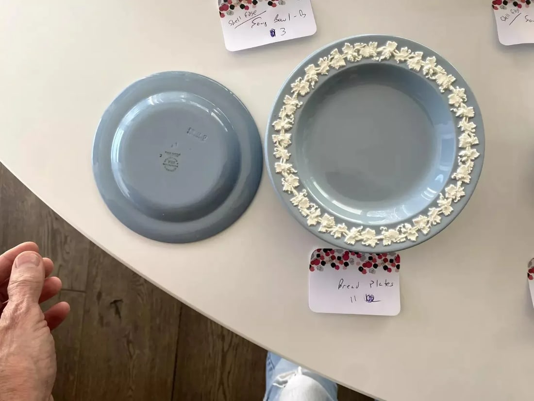 1950s Wedgwood Queensware Dinnerware Set- 96 Pieces - 2