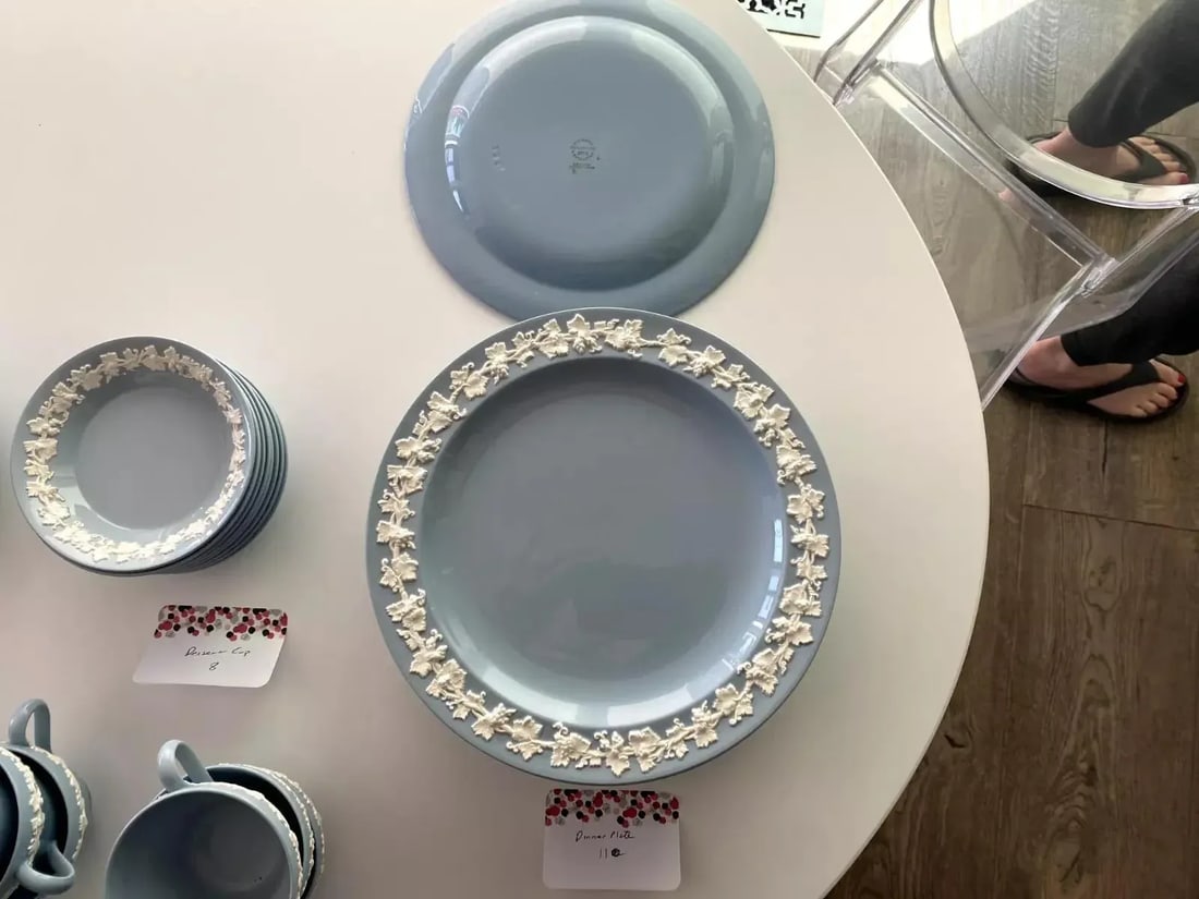 1950s Wedgwood Queensware Dinnerware Set- 96 Pieces - 4