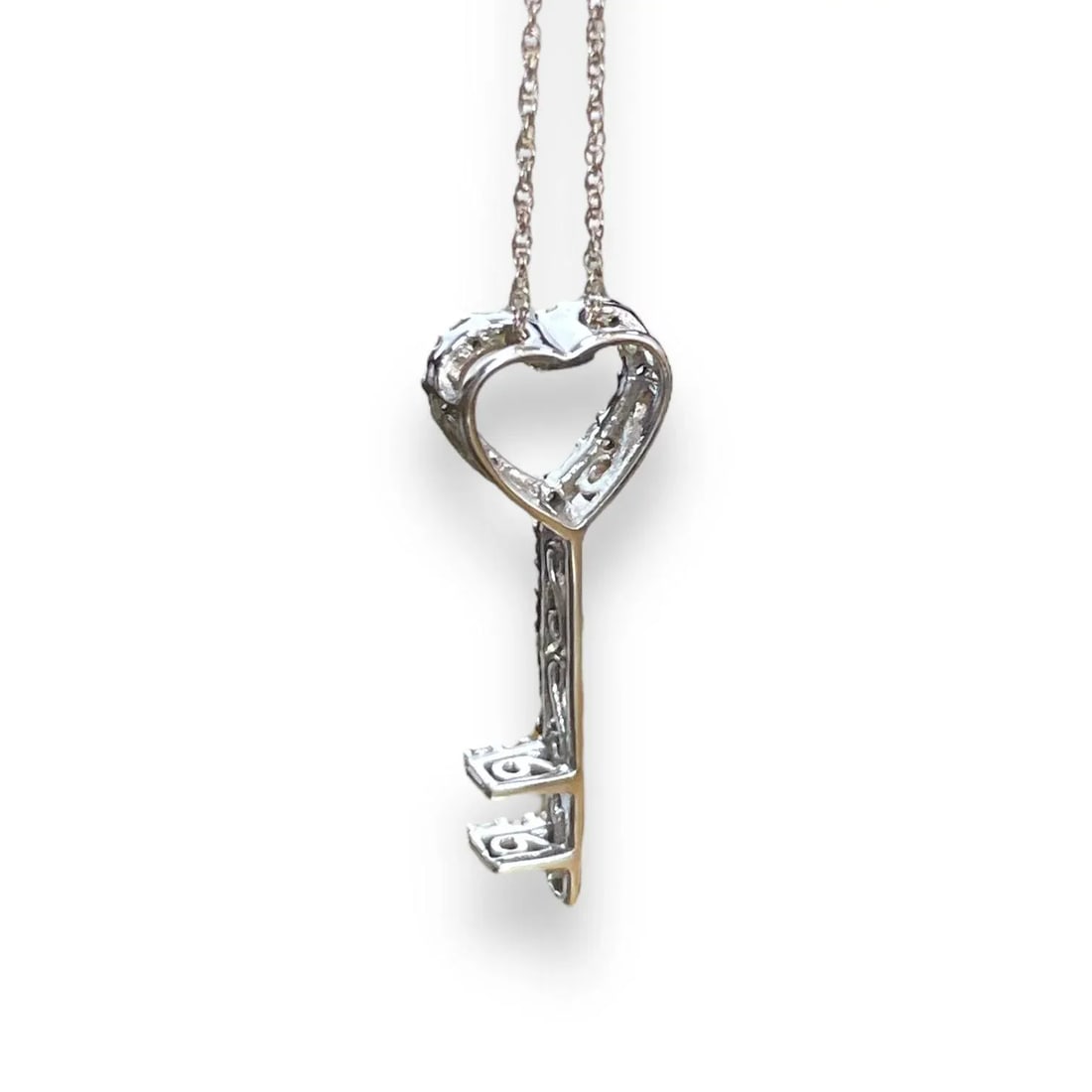 10k White Gold Heart-Key Pendant With Diamonds - 4