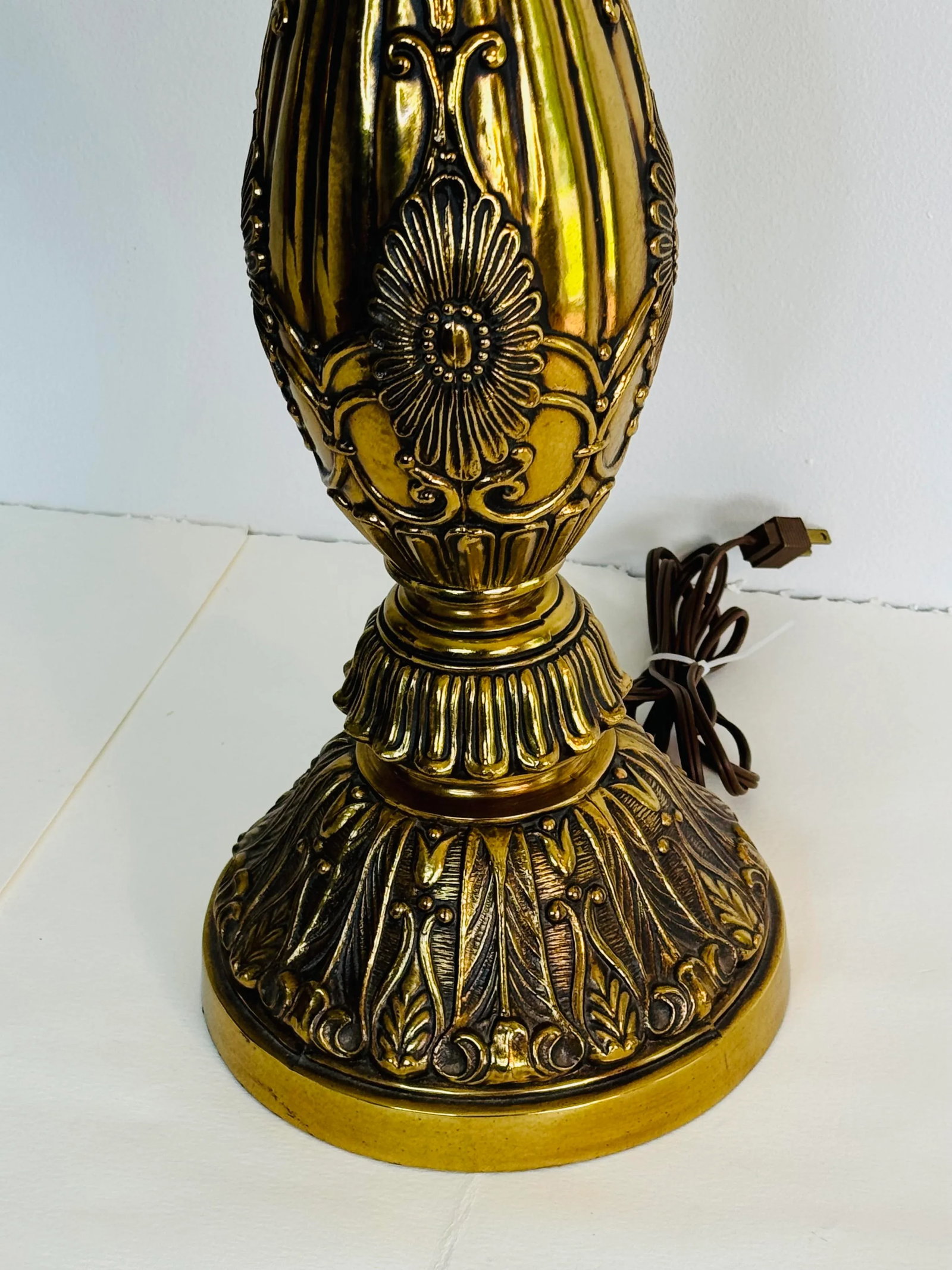 Vintage 1960s Floral Brass Table Lamps With Shades, a Pair - 12