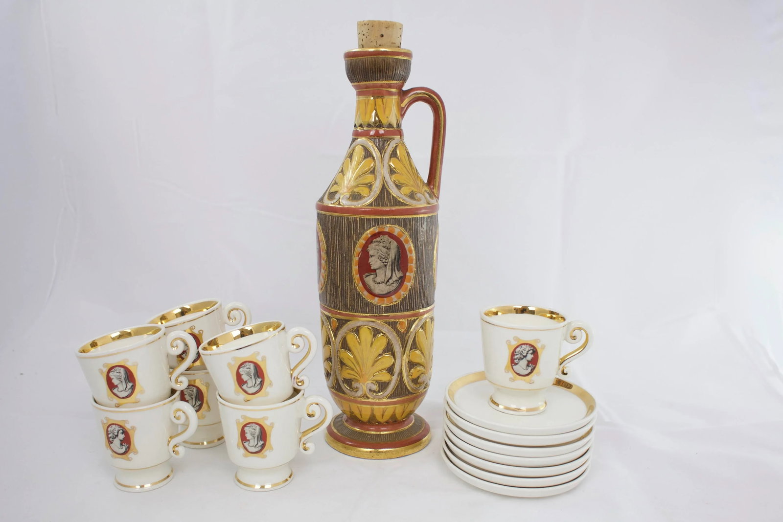 Mid-Century Deruta Pottery Drinkware - a Set of 15 - 12