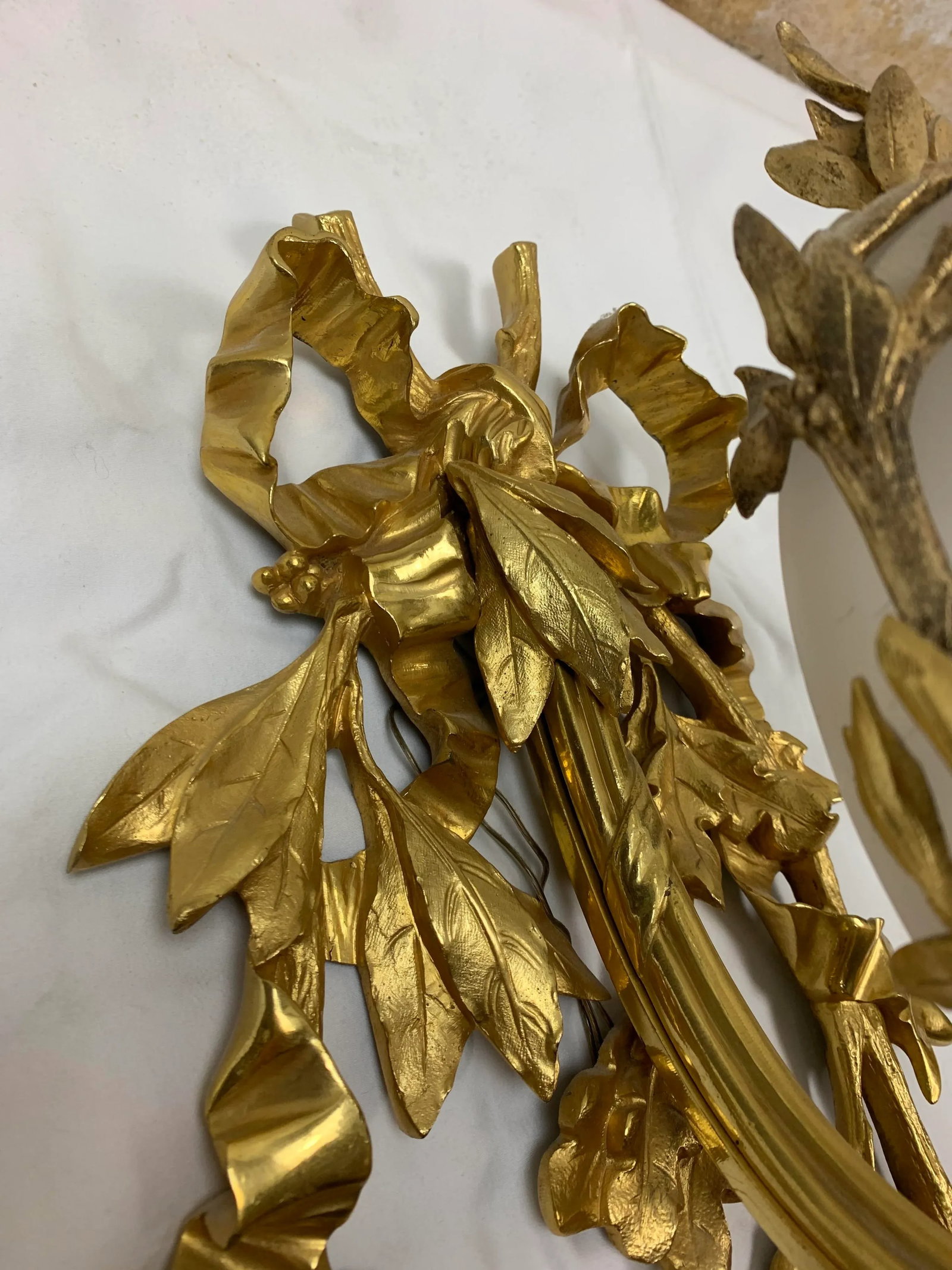 Early 20th Century French Regency Style Gilt-Bronze Sconce With Etched Crystal Shade, Set of 2 - 7