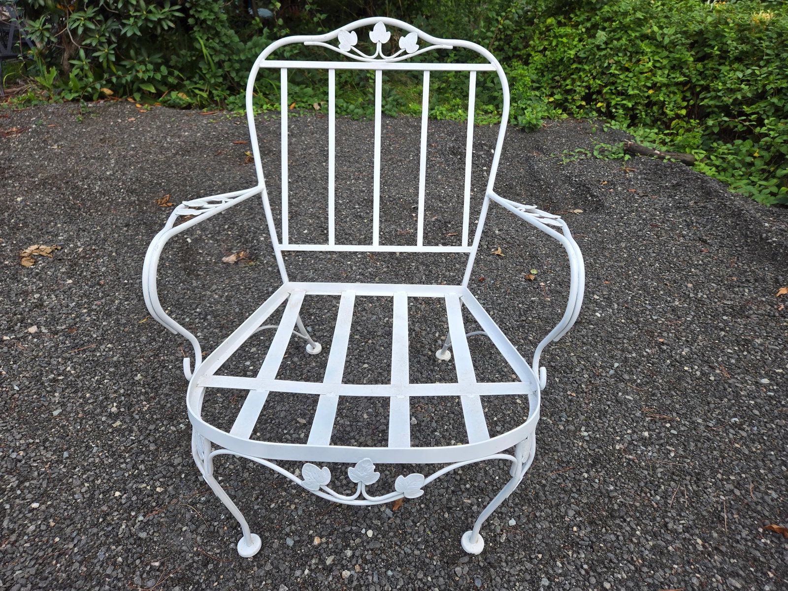 Vintage Wrought Iron Outdoor Patio Furniture - 10