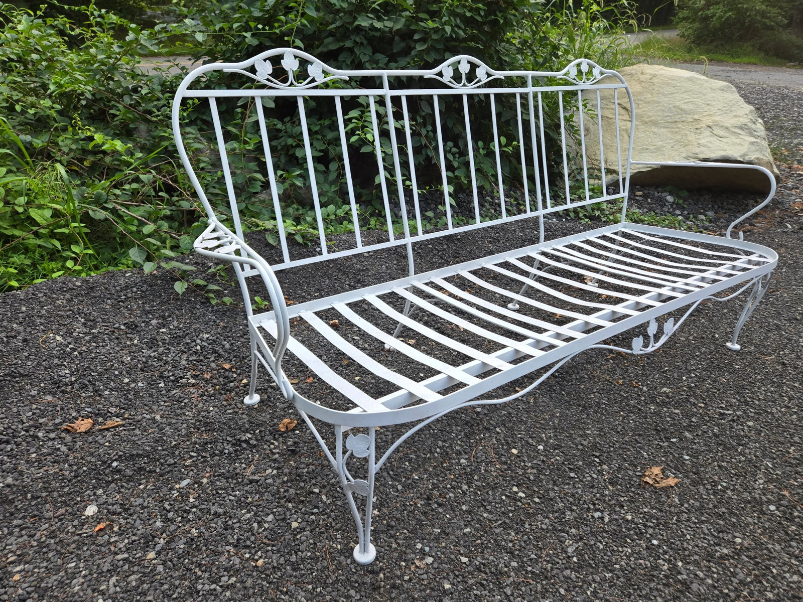 Vintage Wrought Iron Outdoor Patio Furniture - 3