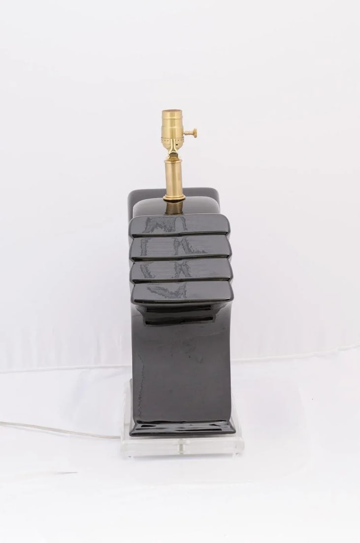 Pair of Vintage Art Deco Black Porcelain Lamps on Lucite - 3
