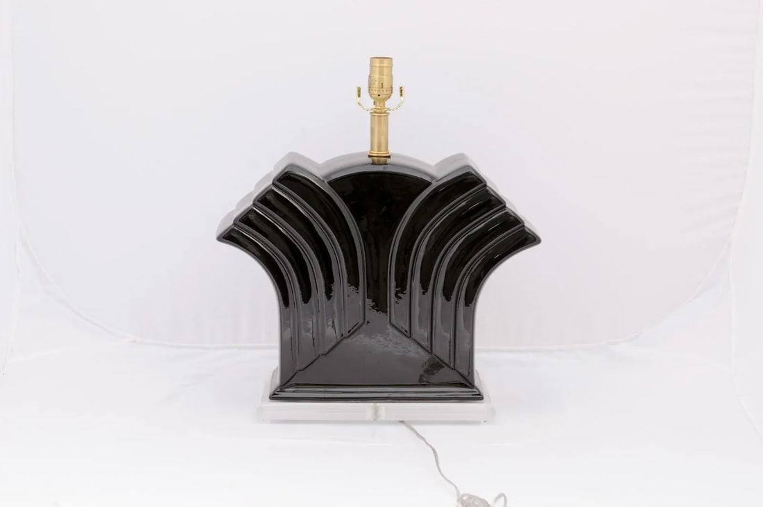 Pair of Vintage Art Deco Black Porcelain Lamps on Lucite - 4