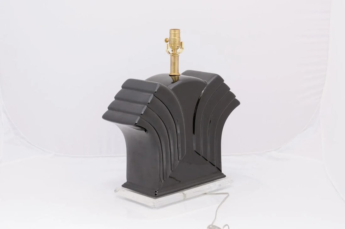Pair of Vintage Art Deco Black Porcelain Lamps on Lucite - 5