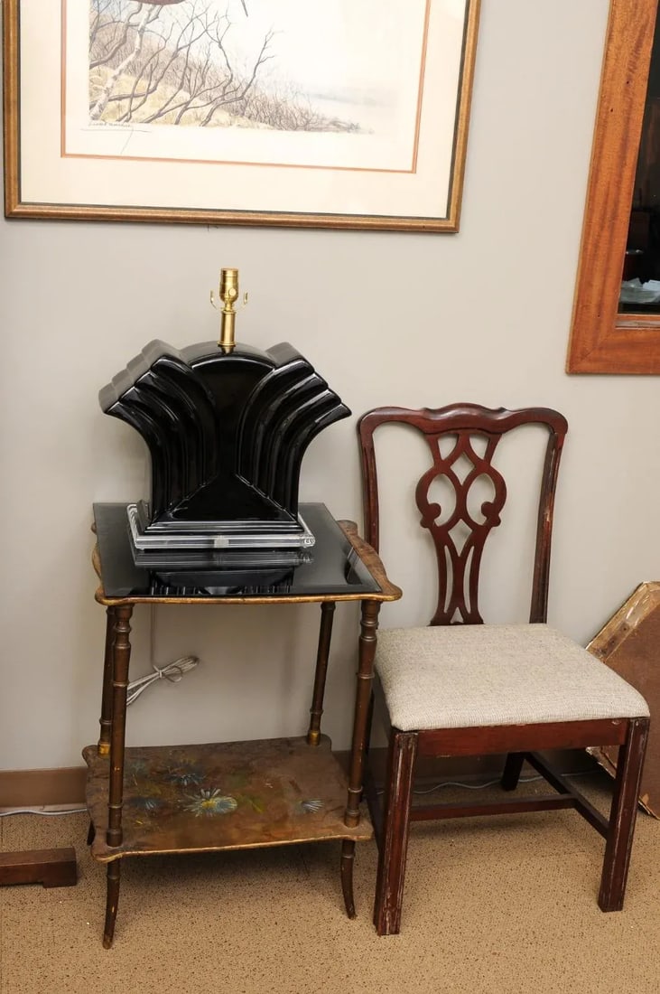 Pair of Vintage Art Deco Black Porcelain Lamps on Lucite - 8