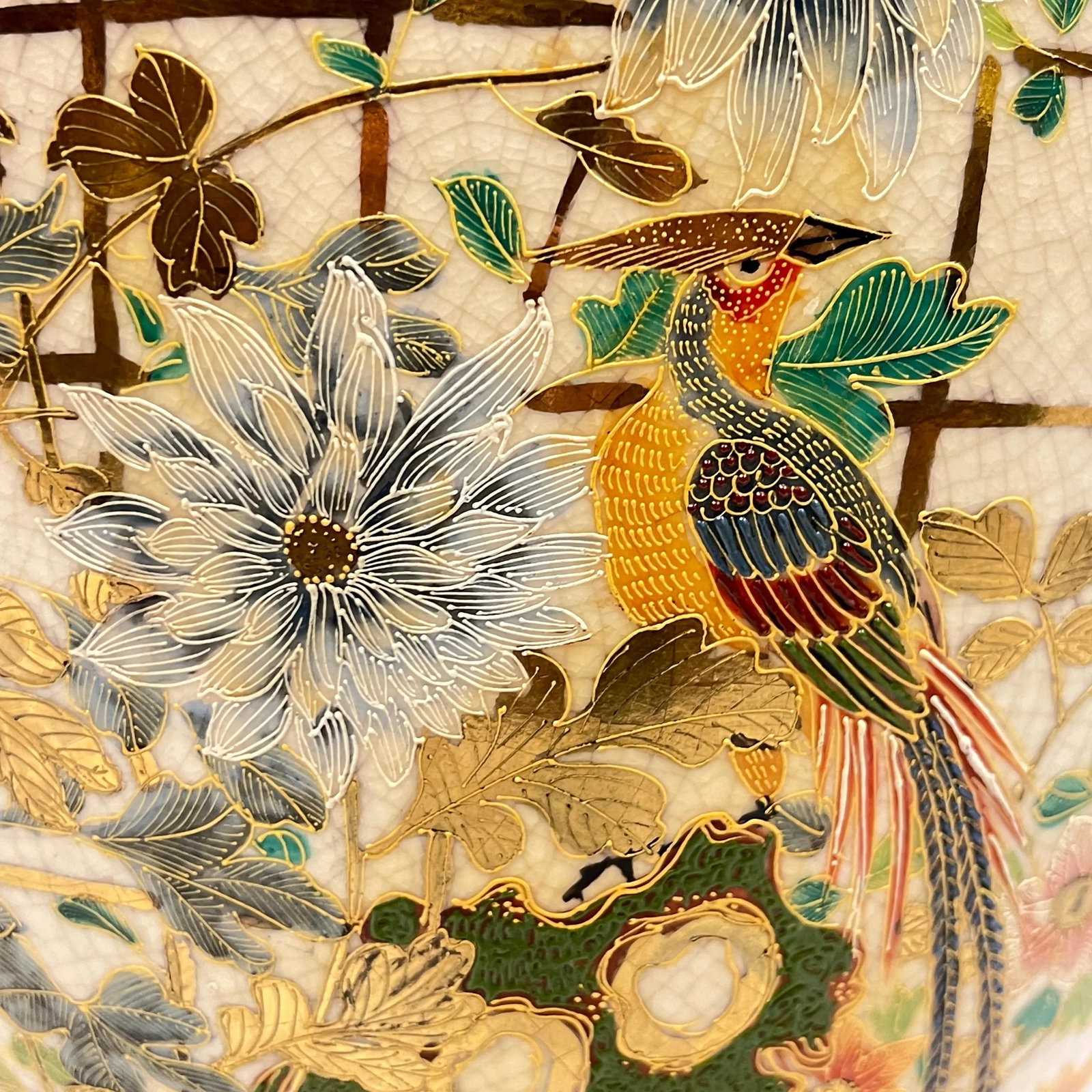 Large 19th Century Japanese Satsuma Vase Depicting Flowers and Exotic Bird - 11