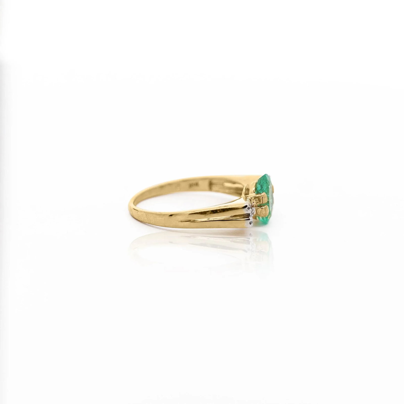 0.86 Carat Vibrant Green Oval Cut Emerald & Diamond in 14ky Gold Statement Ring, Size 7.25 - 5