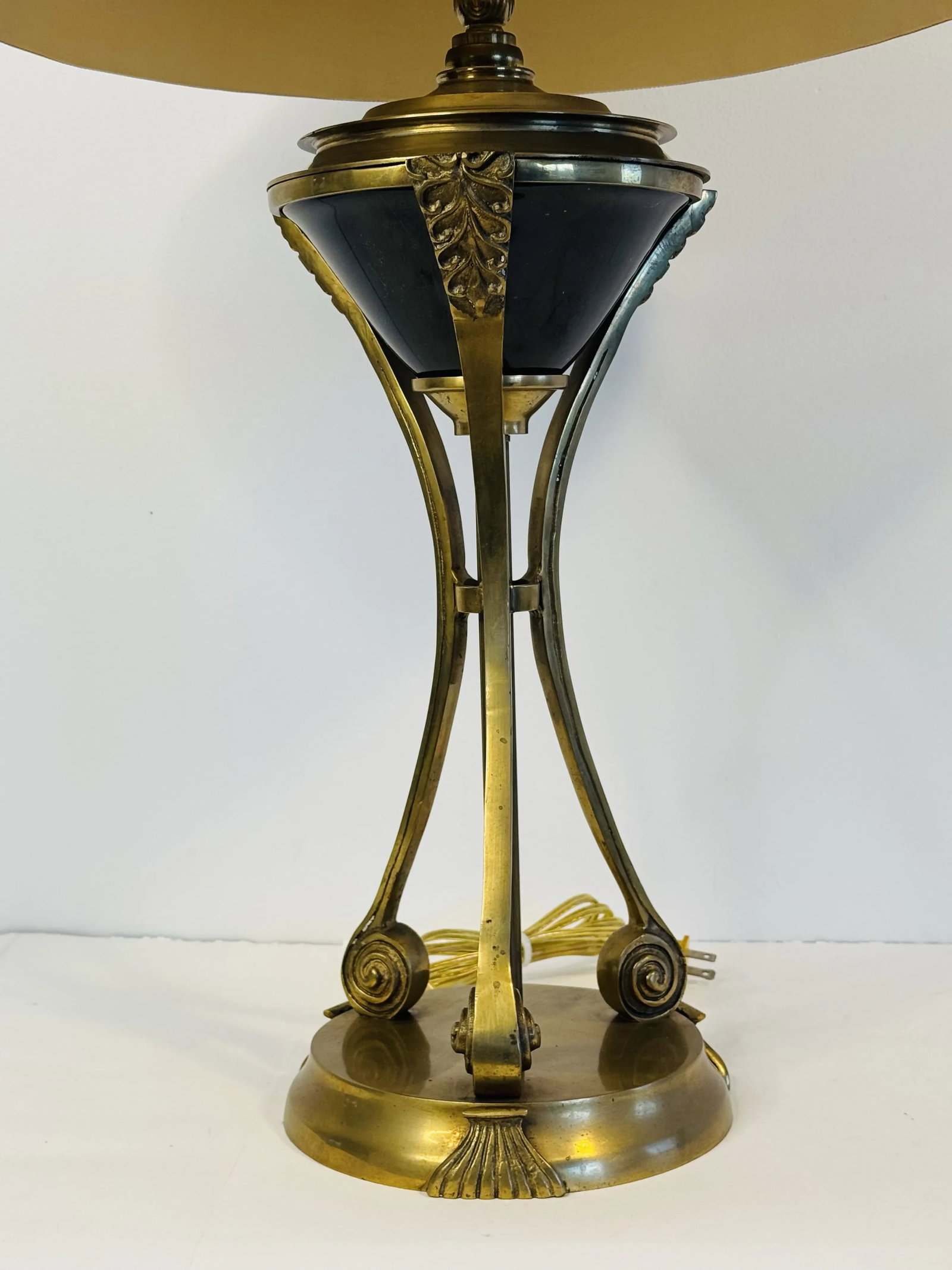 1980s Chelsea House Brass & Black Marble Art Deco Style Table Lamp - 3