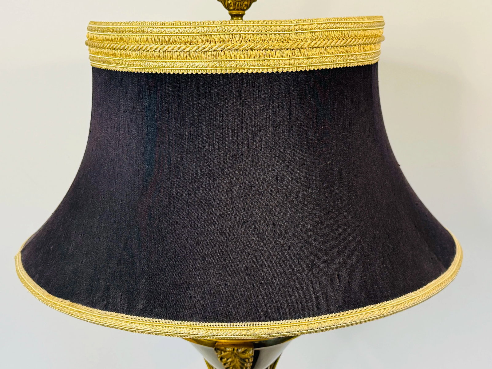 1980s Chelsea House Brass & Black Marble Art Deco Style Table Lamp - 4