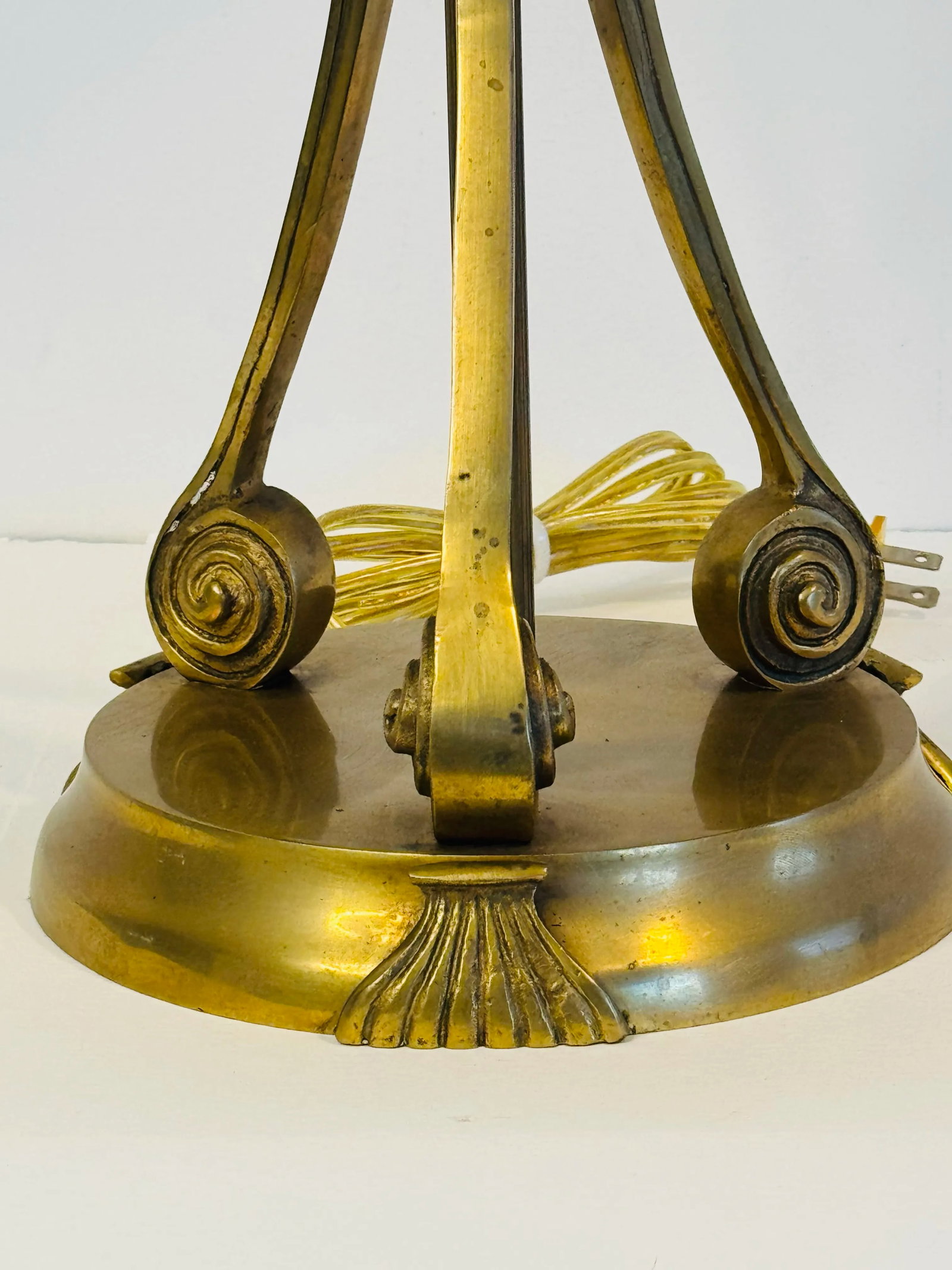 1980s Chelsea House Brass & Black Marble Art Deco Style Table Lamp - 5