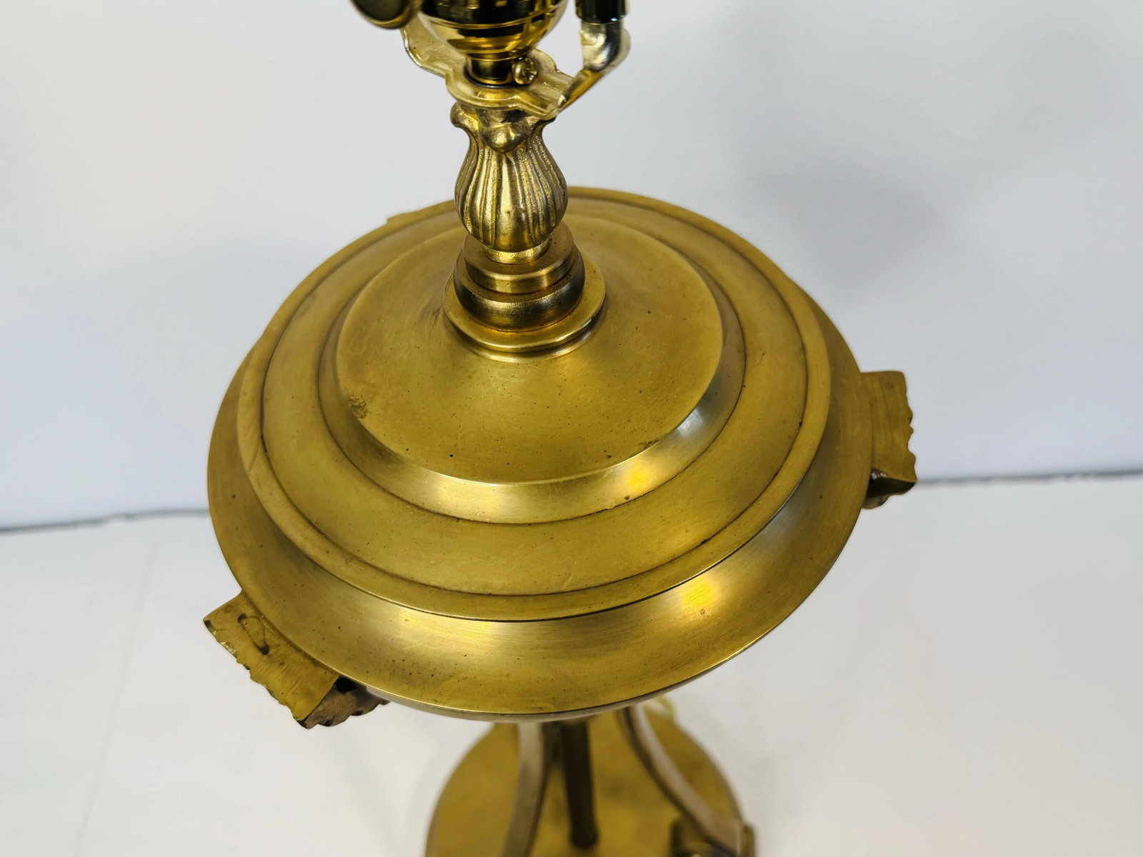 1980s Chelsea House Brass & Black Marble Art Deco Style Table Lamp - 8