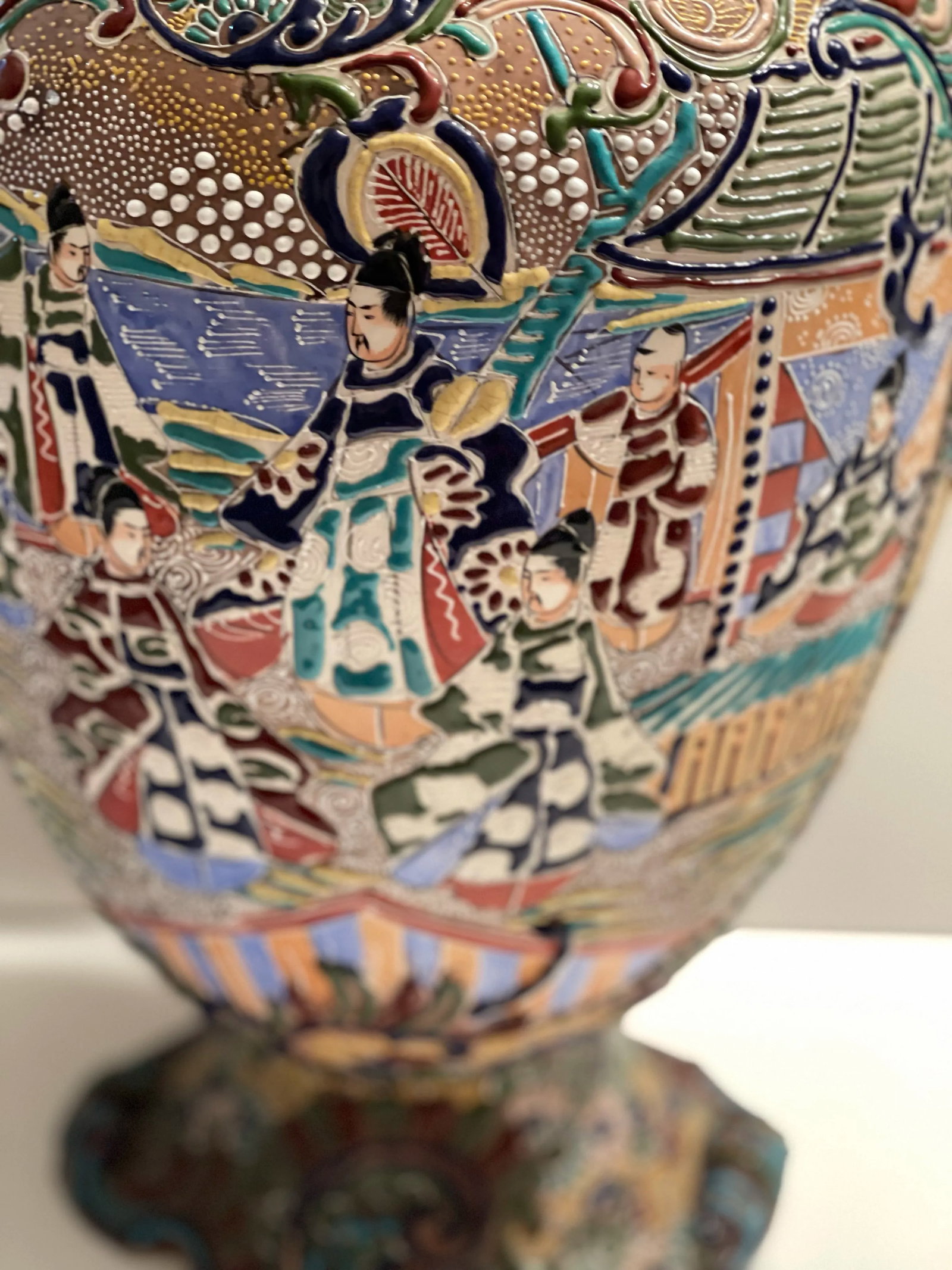 Late 19th Century Meiji Period Japanese Tall Moriage Satsuma Floor Vase - 6