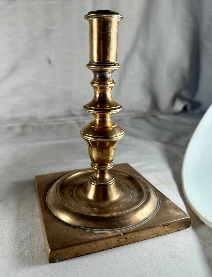 Antique 17th Century Pair of Dutch Bronze Candlesticks. - 12