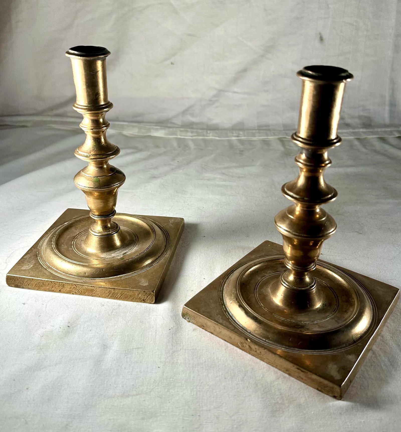 Antique 17th Century Pair of Dutch Bronze Candlesticks. - 7