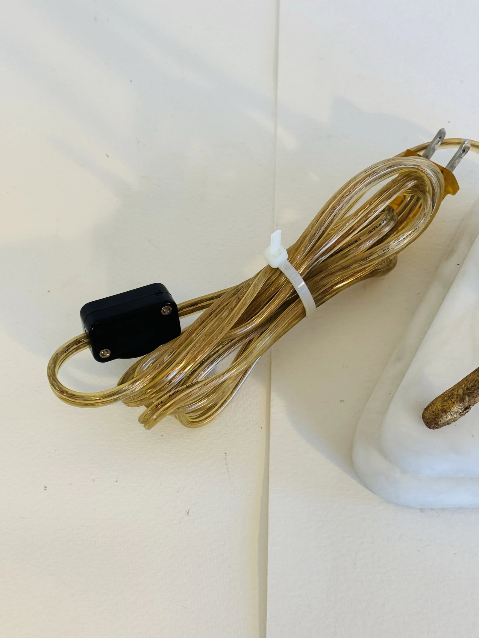 1980s Frederick Cooper Style White Marble & Gilt Metal Tall Table Lamp - 10