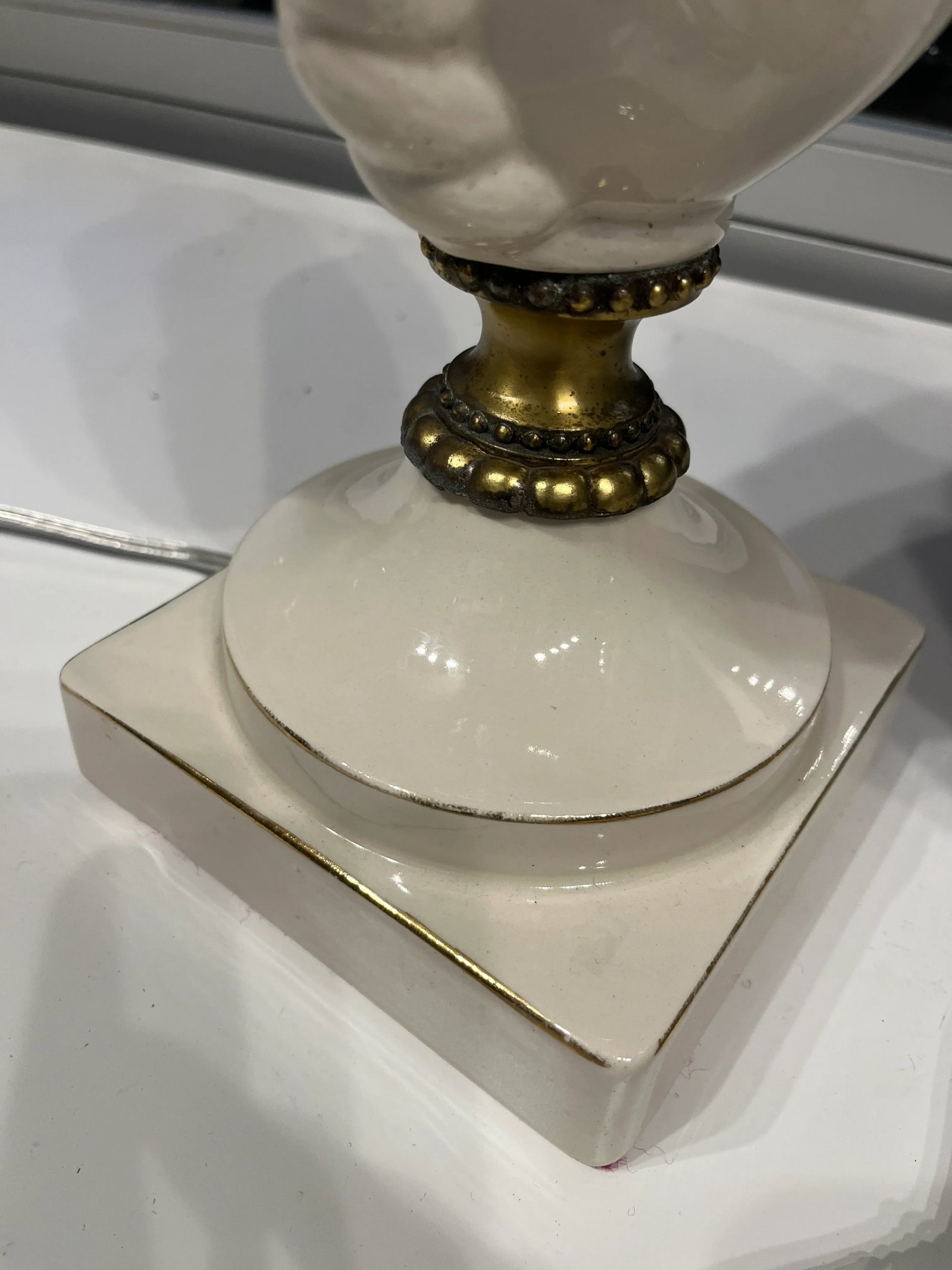 Pair Midcentury Urn Brass and Ceramic Table Lamps - 12