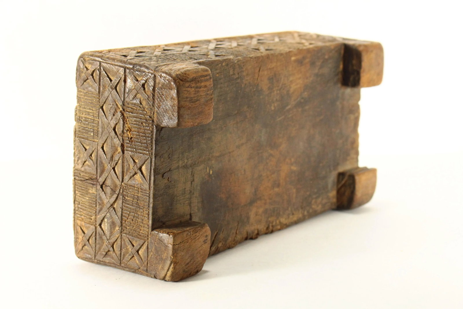 19th / 20th Century Chip Carved Wooden Betel Nut Box, Indonesia - 12