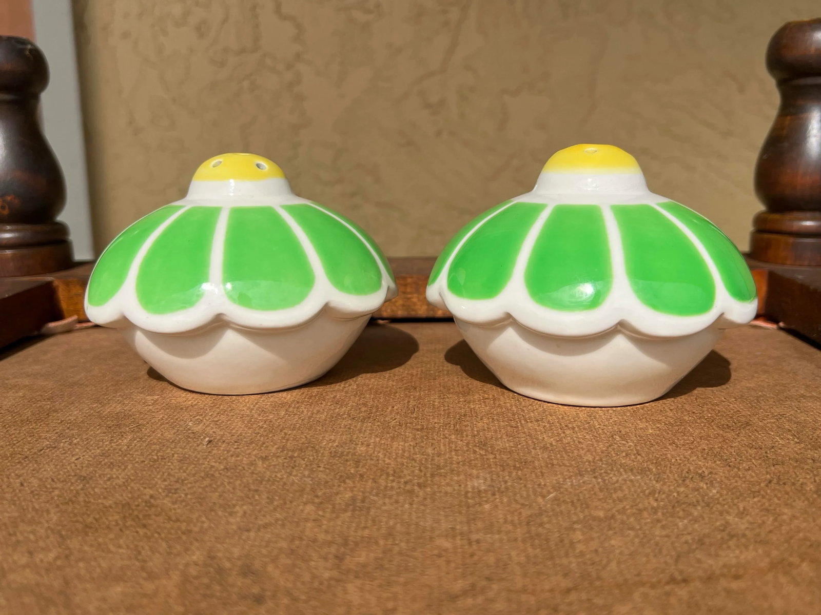 1940s Vintage Porcelain Salt & Pepper Shakers- a Pair - 2