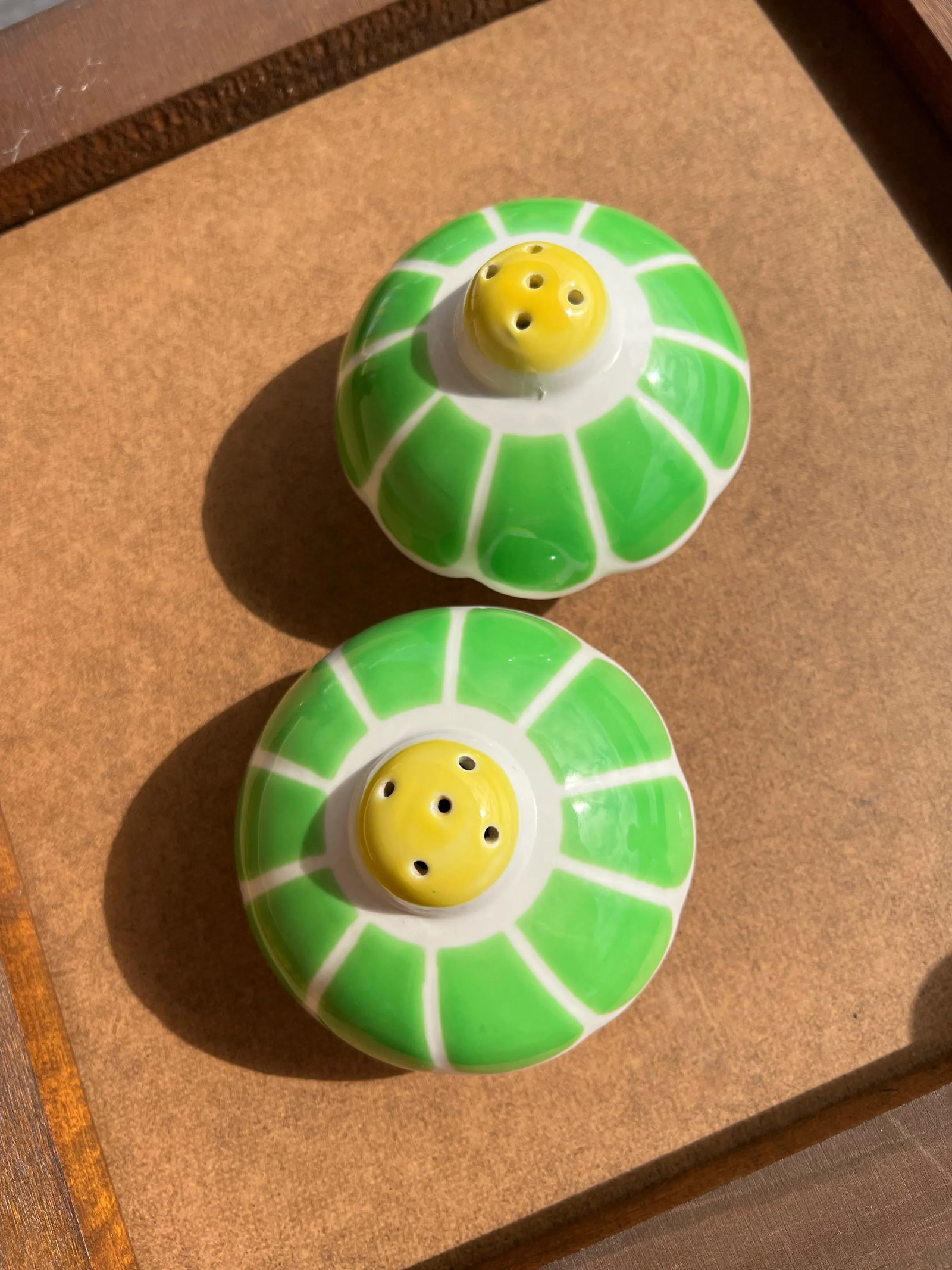 1940s Vintage Porcelain Salt & Pepper Shakers- a Pair - 4
