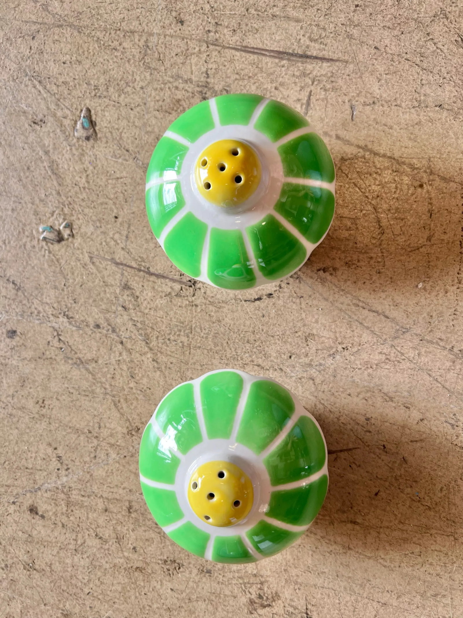1940s Vintage Porcelain Salt & Pepper Shakers- a Pair - 5