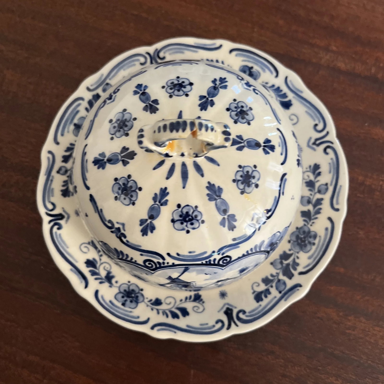 Vintage Hand Painted Delft Blue Covered Domed Cheese, Signed - 3