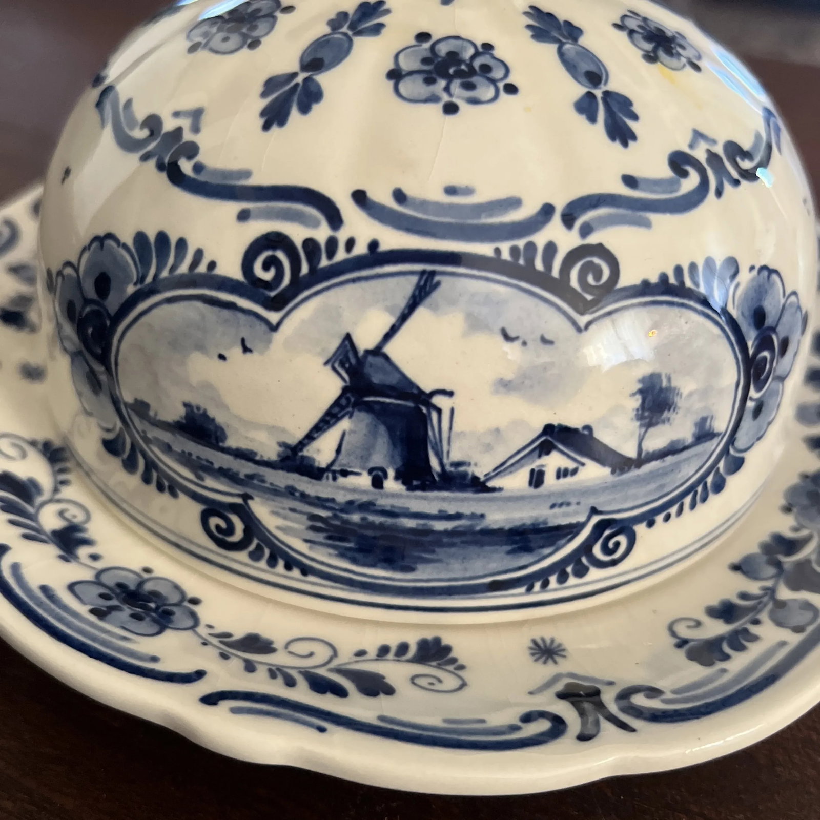 Vintage Hand Painted Delft Blue Covered Domed Cheese, Signed - 4