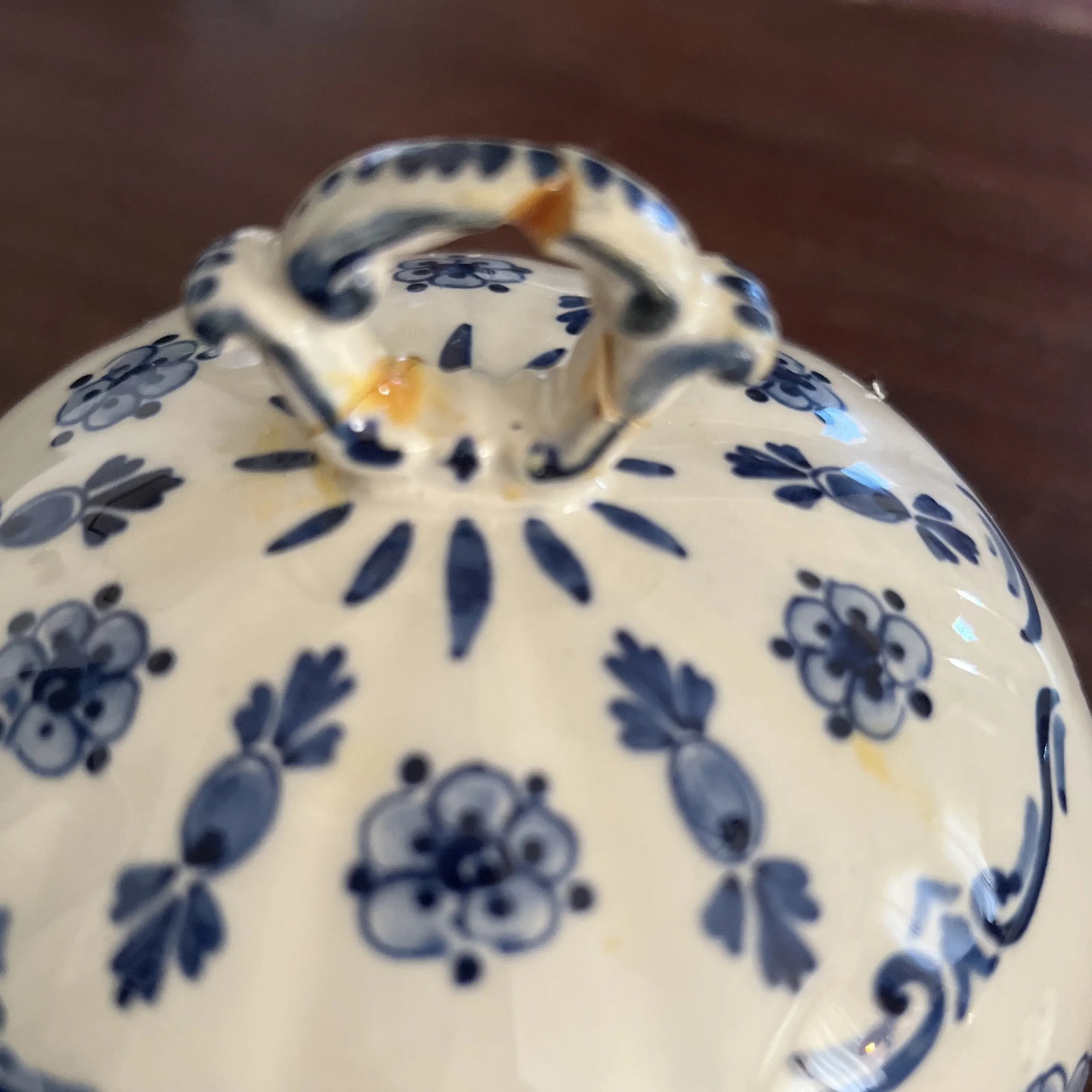 Vintage Hand Painted Delft Blue Covered Domed Cheese, Signed - 9