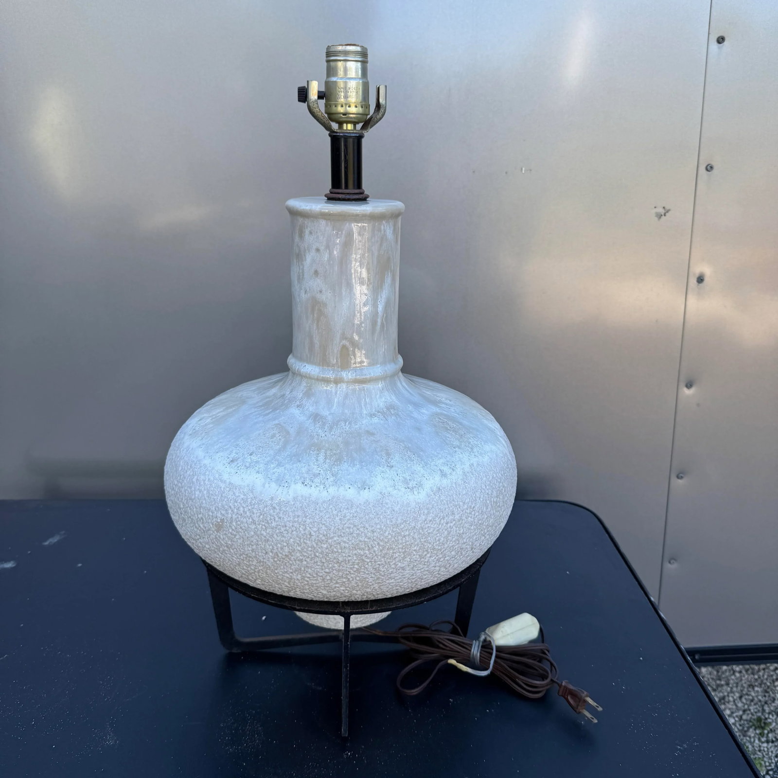 Vintage Mid Century Modern Drip Glaze Textured Neutral Lamp on Metal Base - 4