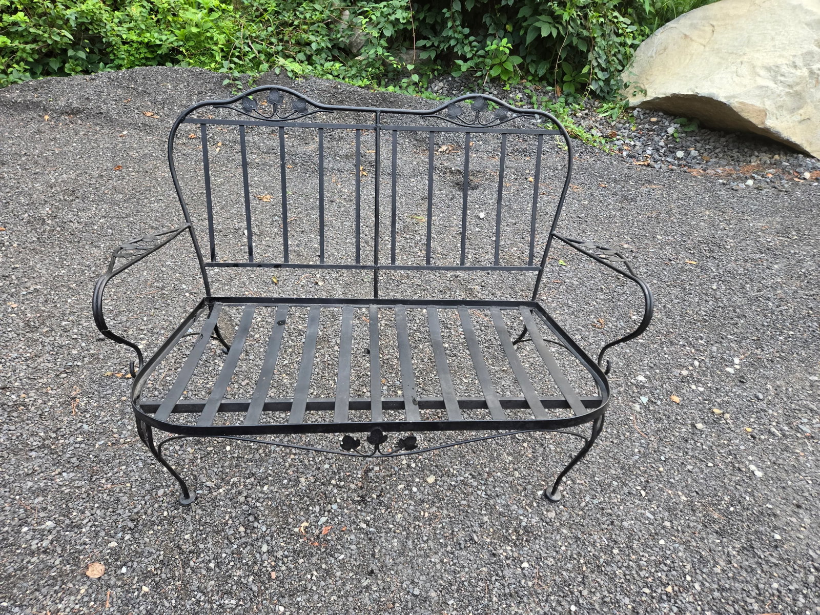 Vintage Wrought Iron Outdoor Patio Furniture - 10
