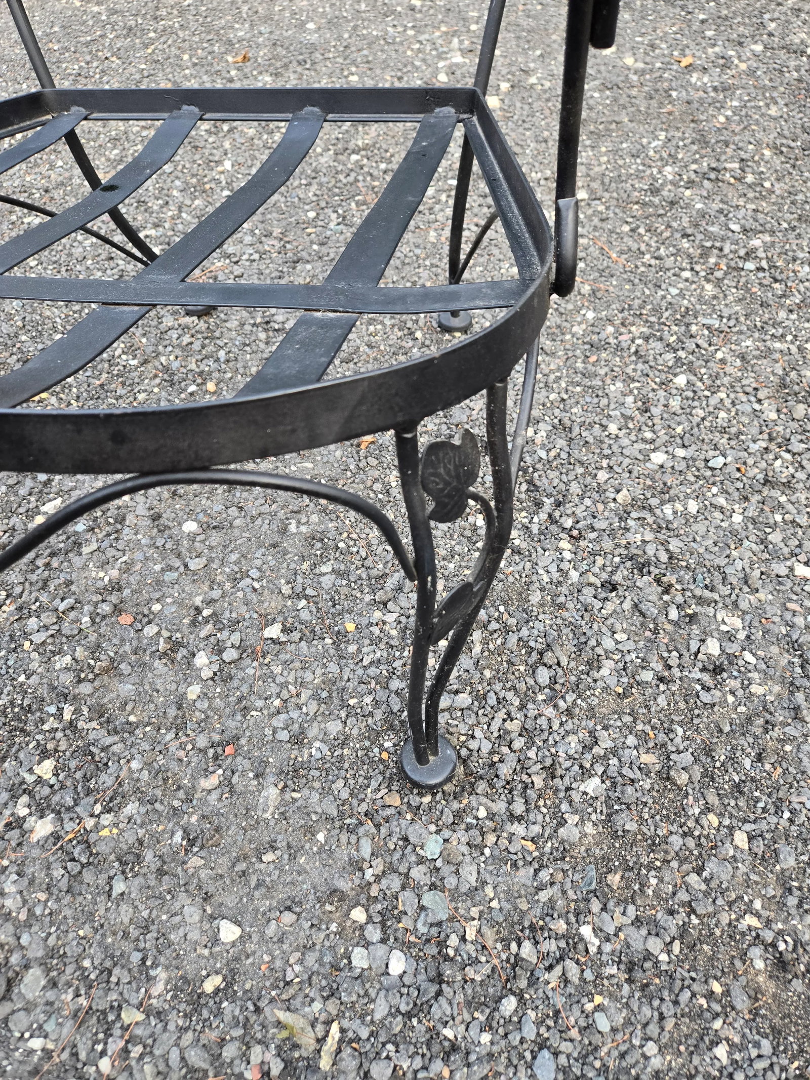 Vintage Wrought Iron Outdoor Patio Furniture - 2