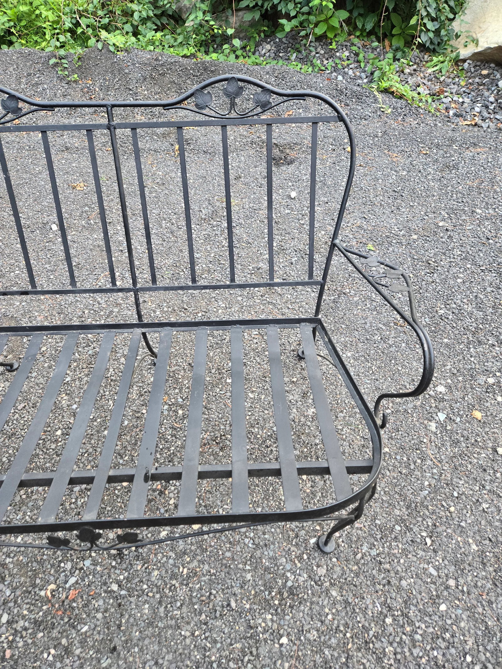 Vintage Wrought Iron Outdoor Patio Furniture - 4