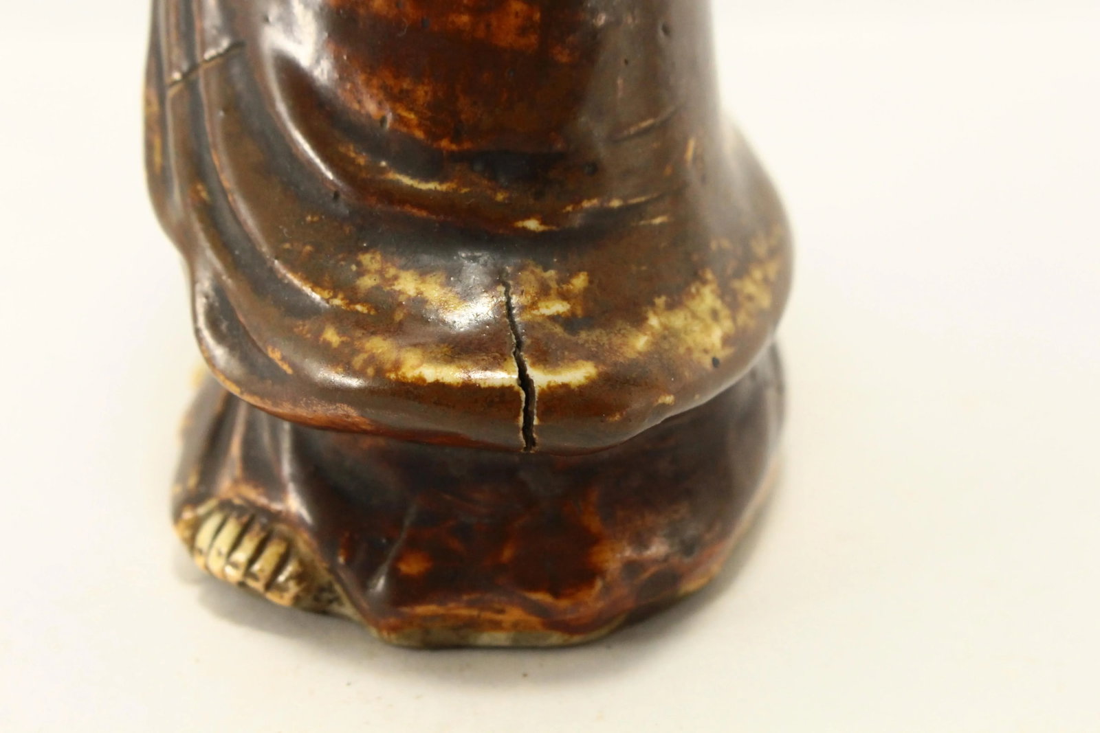 19th Century Joseon Dynasty Korean Ceramic Guanyin / Quan Yin / Gwan-Eum Figurine - 11